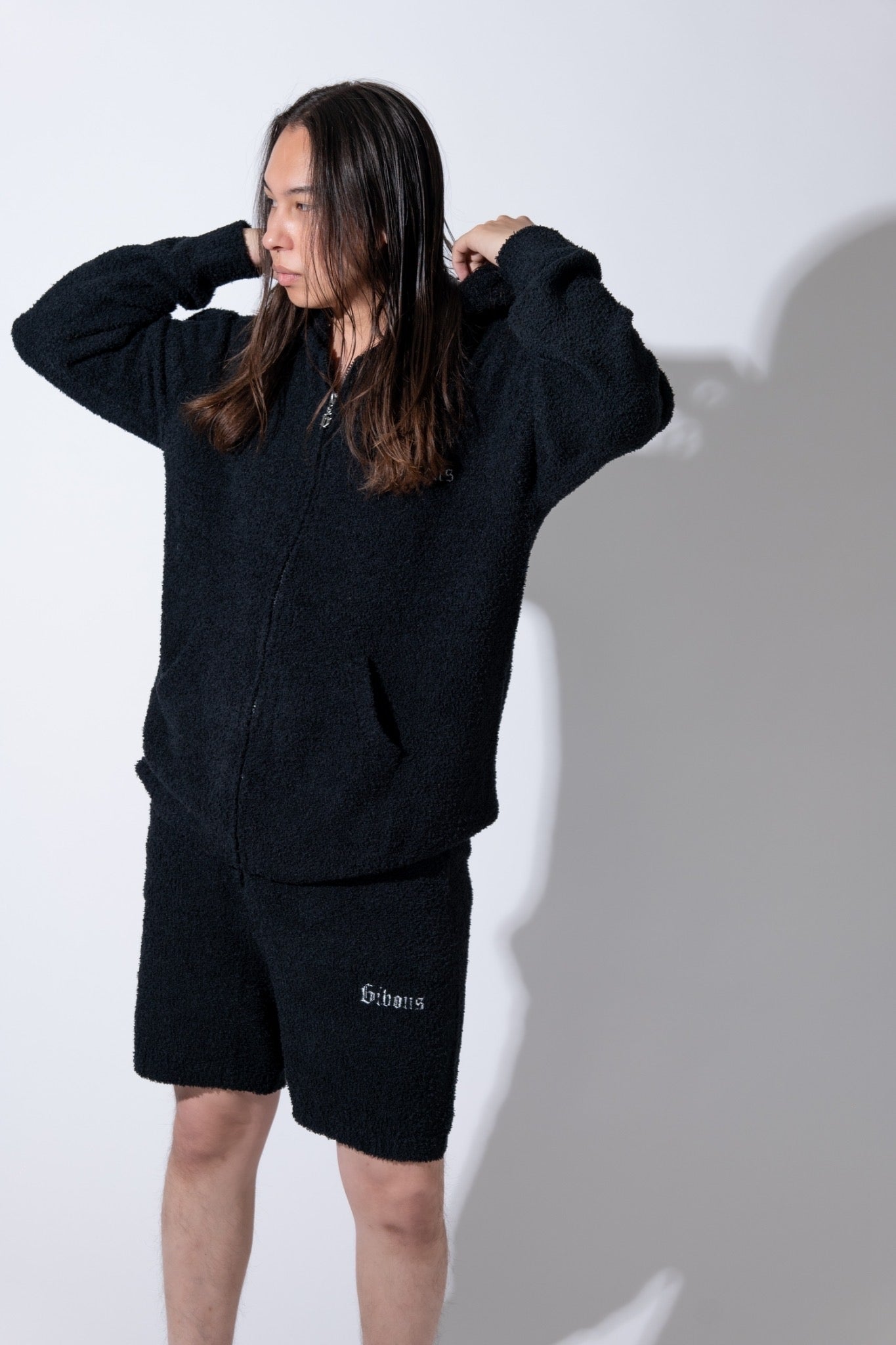 gibous fluffy logo room wear set up