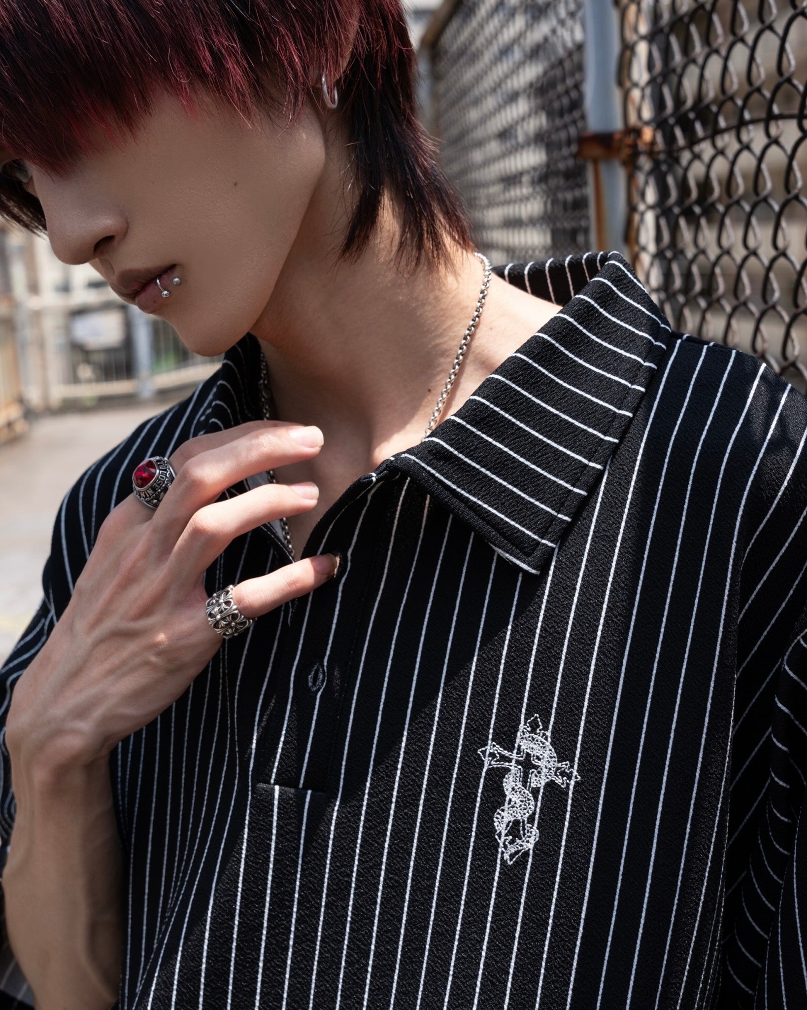 gibous snake cross stripe polo shirt