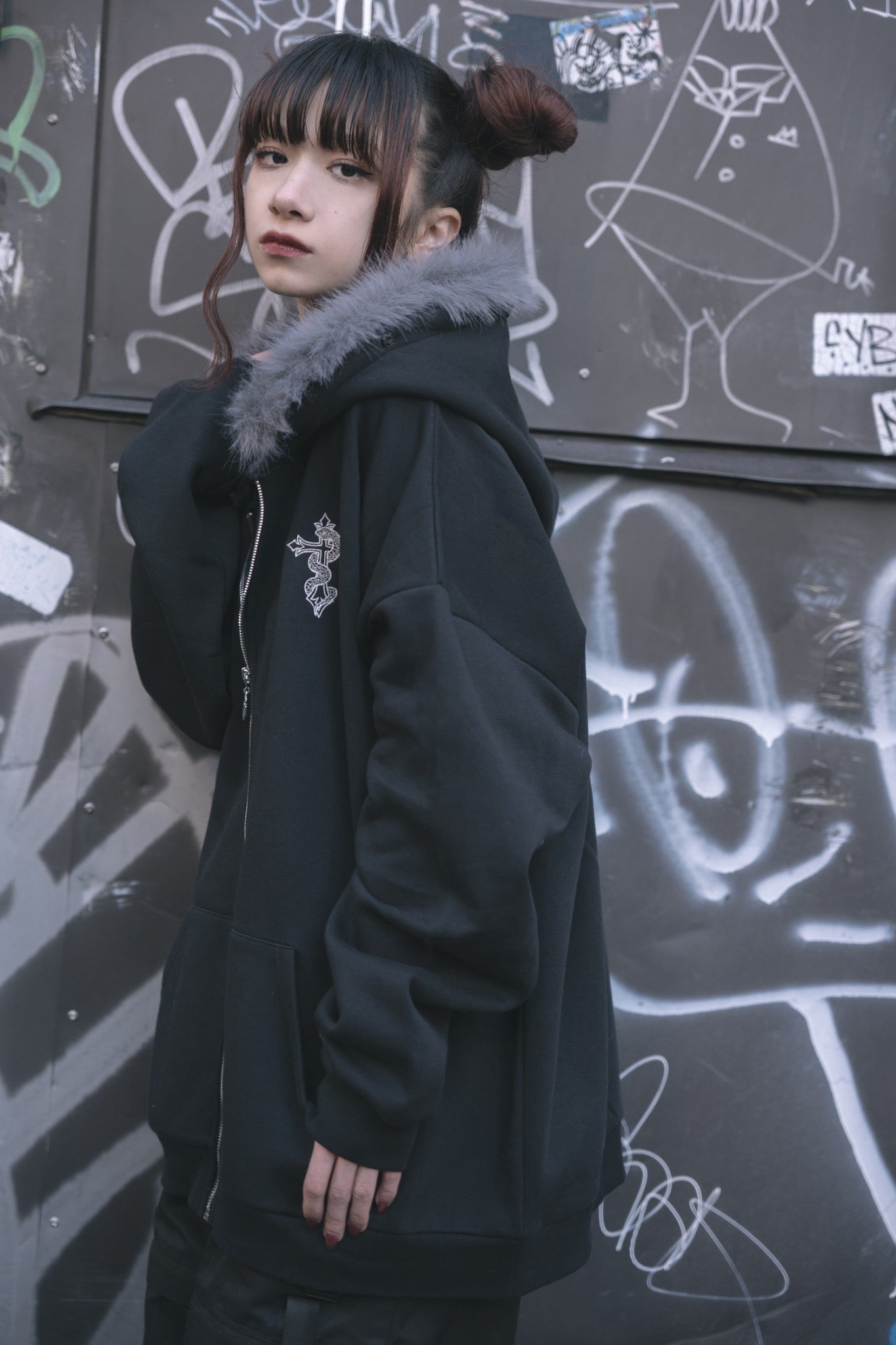 gibous snakecross hood fur parker
