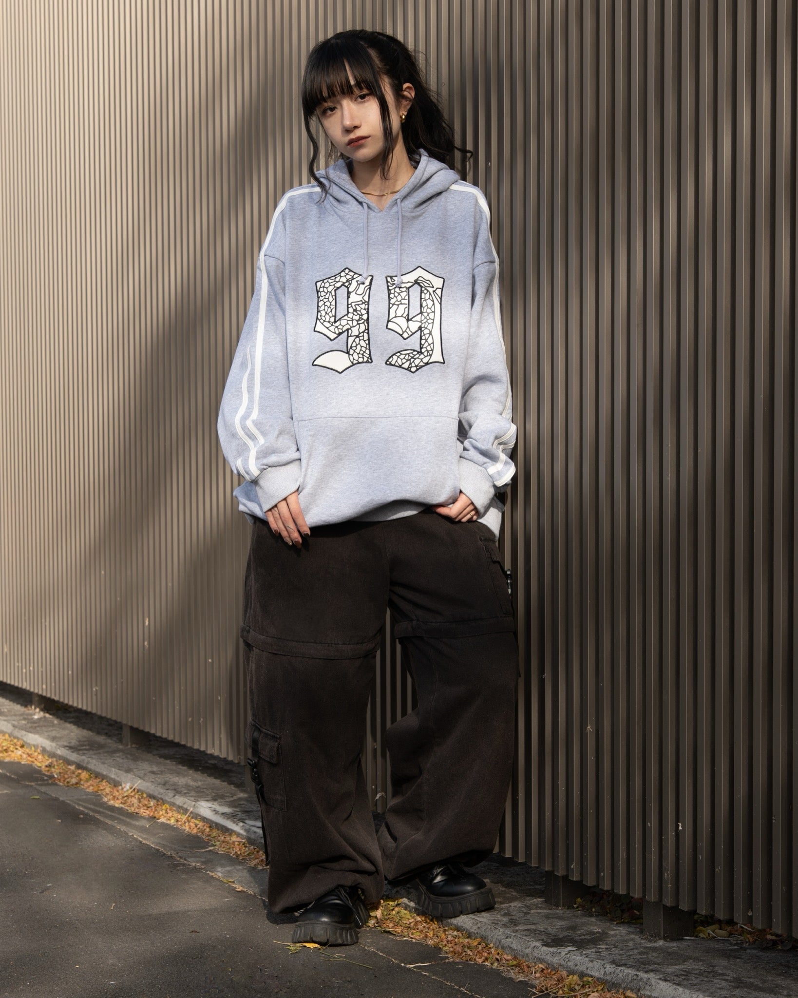 gibous velour numbering dark vneck sweatshirt gray