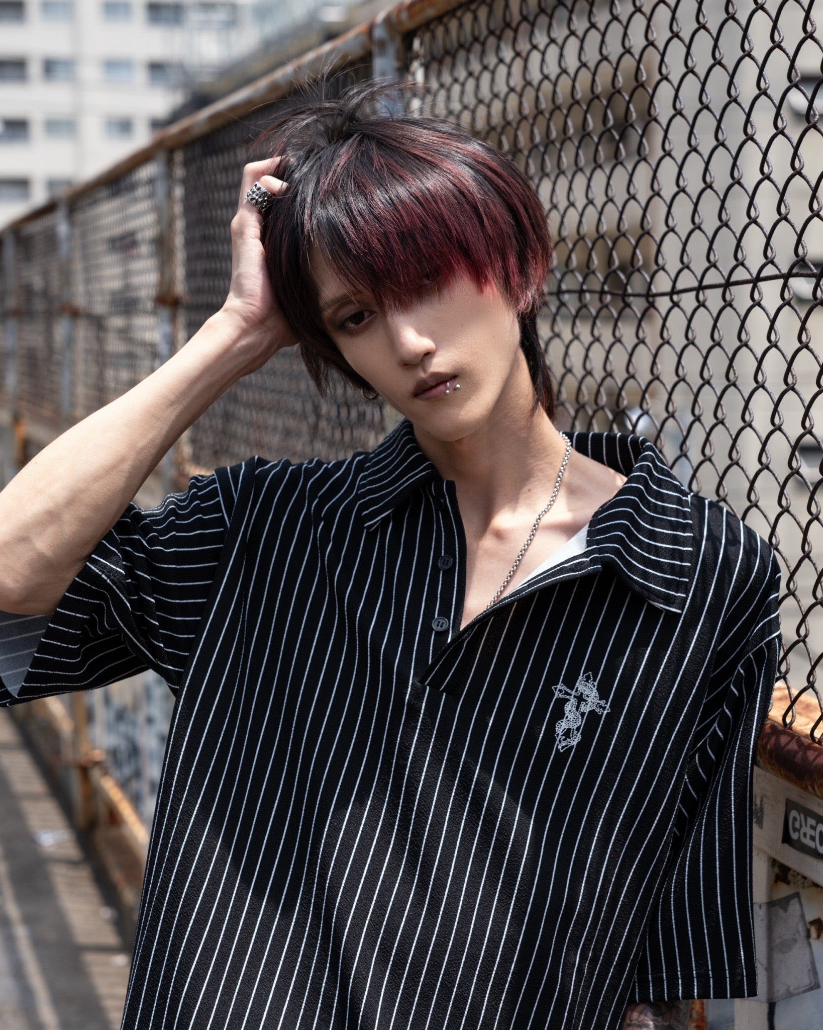 gibous snake cross stripe polo shirt