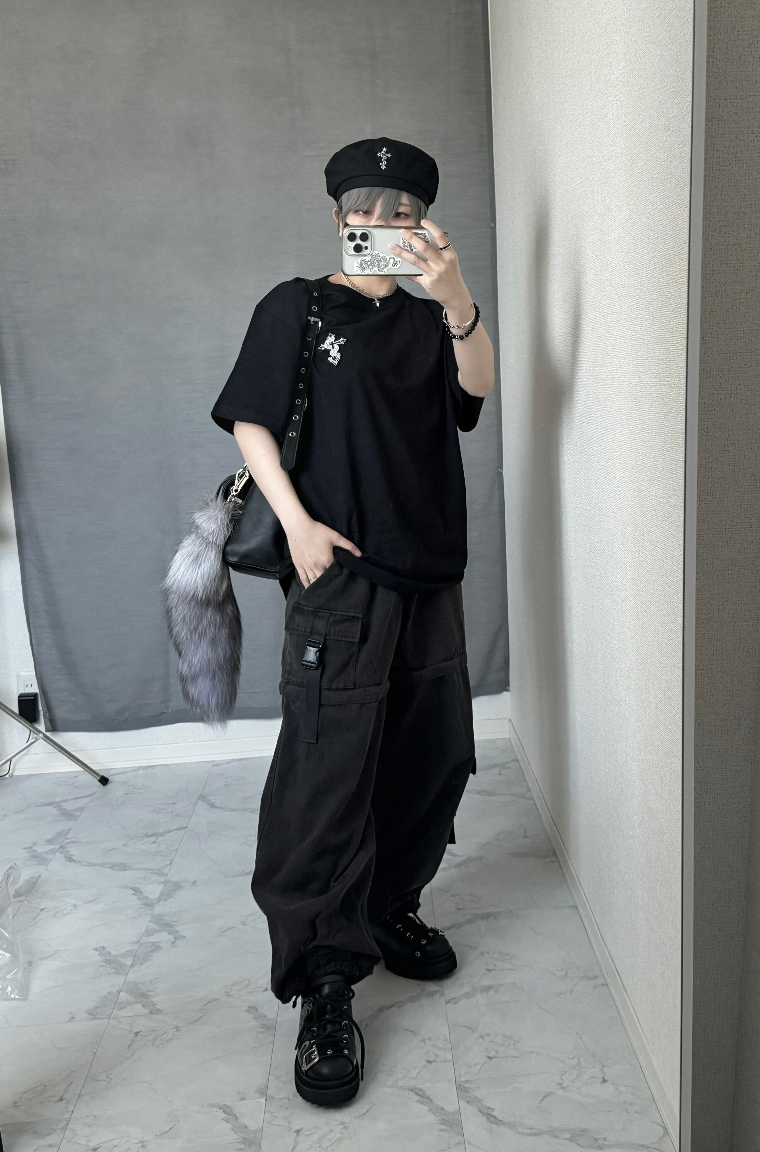 gibous×lhp cross wappen t shirt black