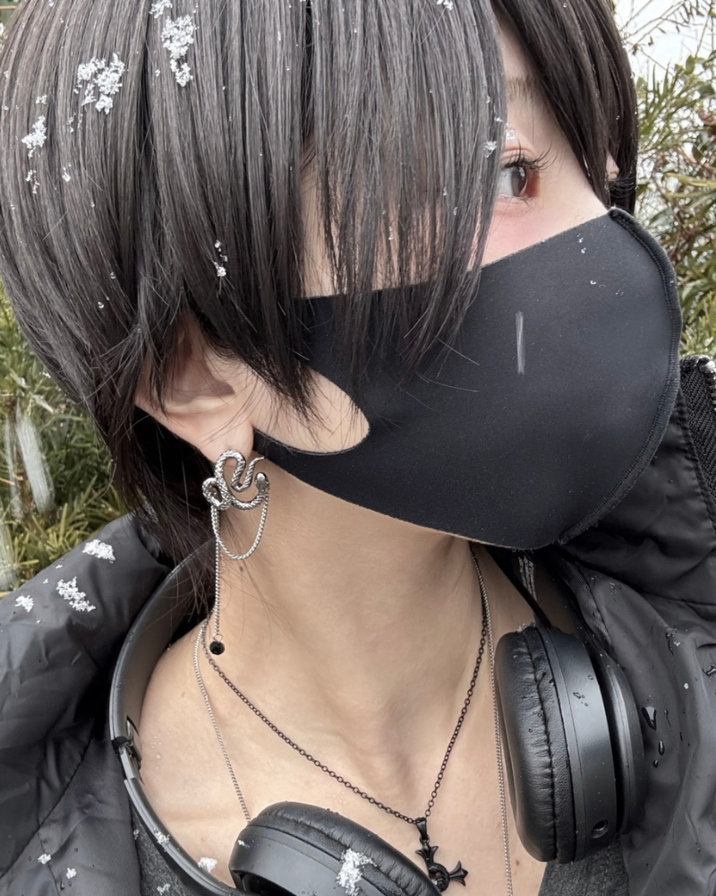 【再販】gibous snake chain stone pierce