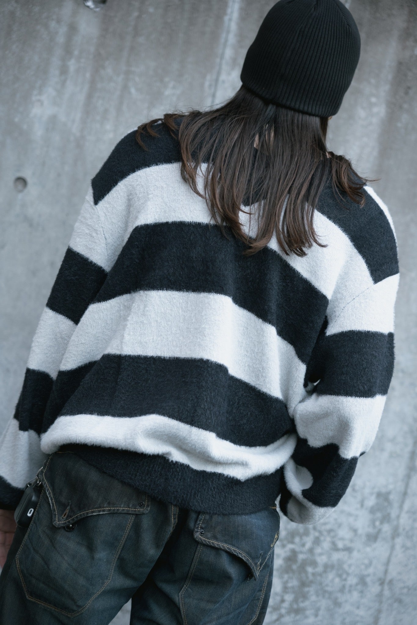 gibous shaggy border knit black×white