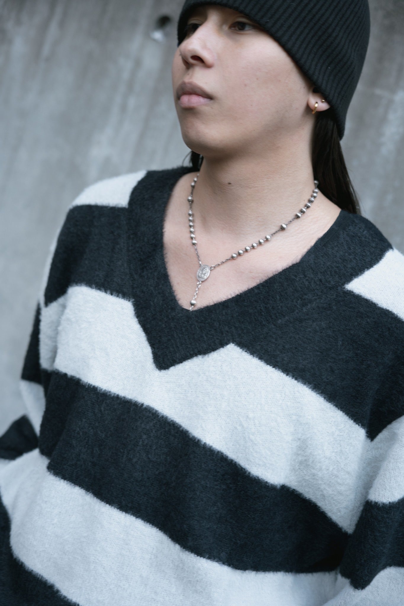 gibous shaggy border knit black×white