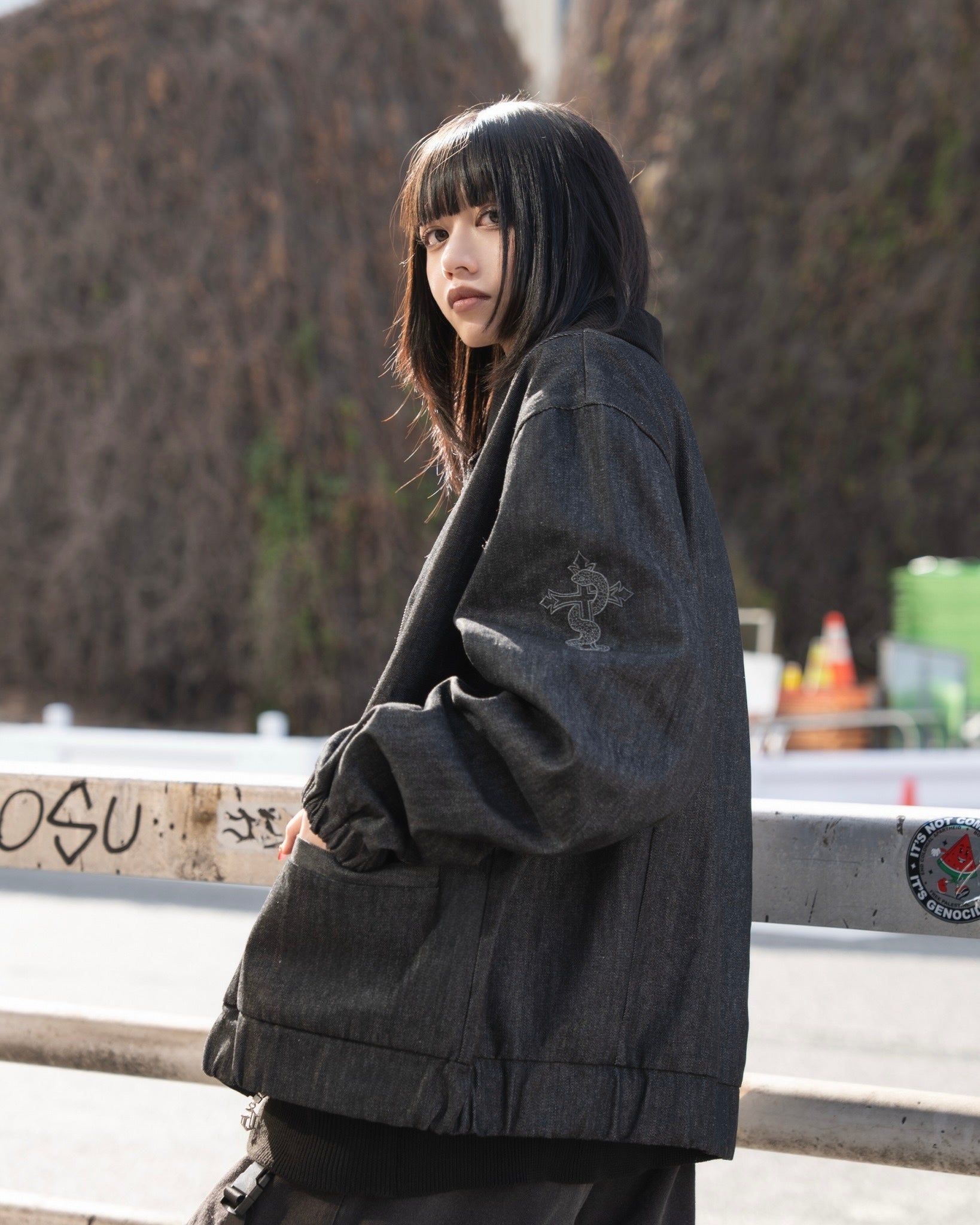 gibous snake cross corduroy denim jacket