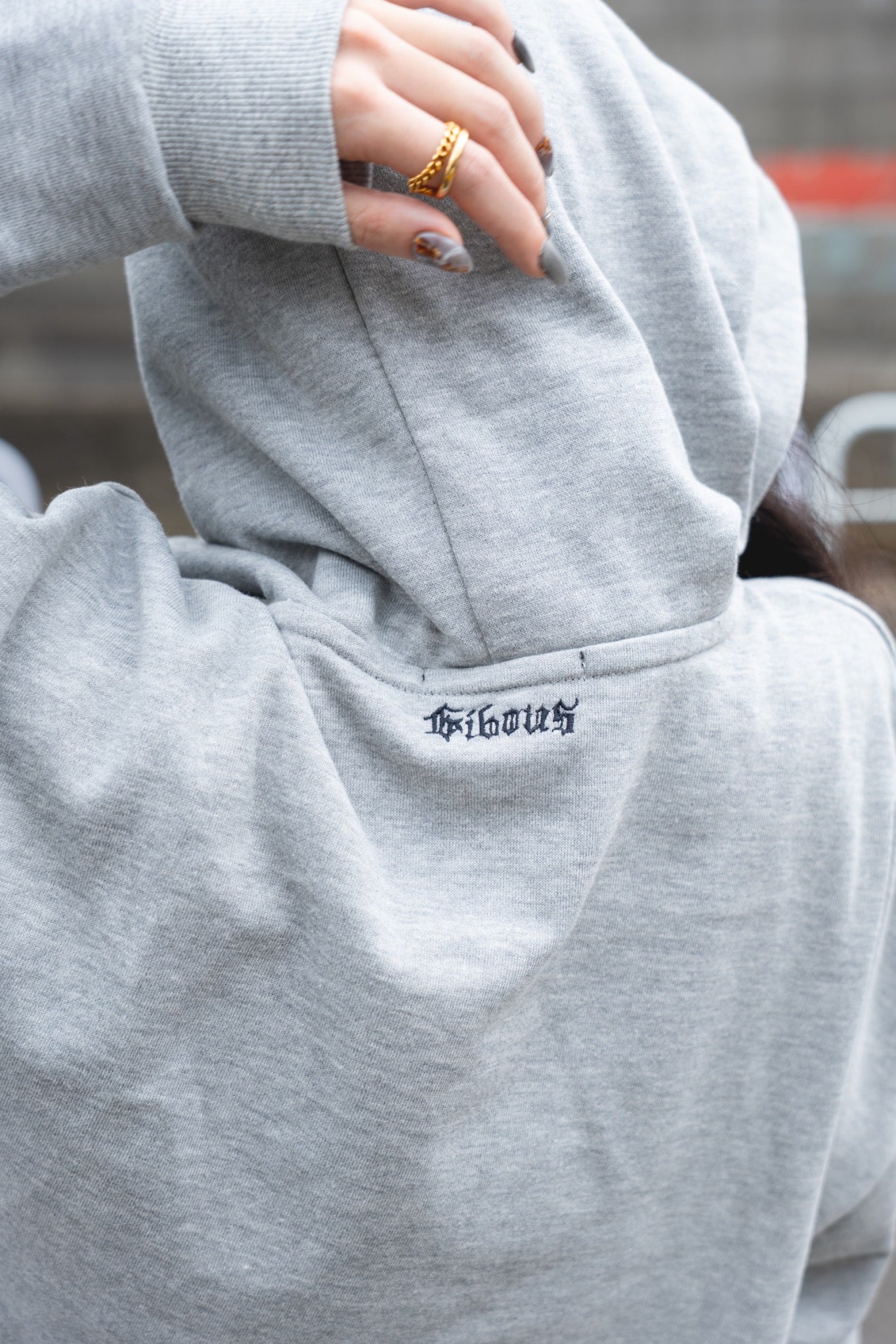 gibous logo snake cross parker gray