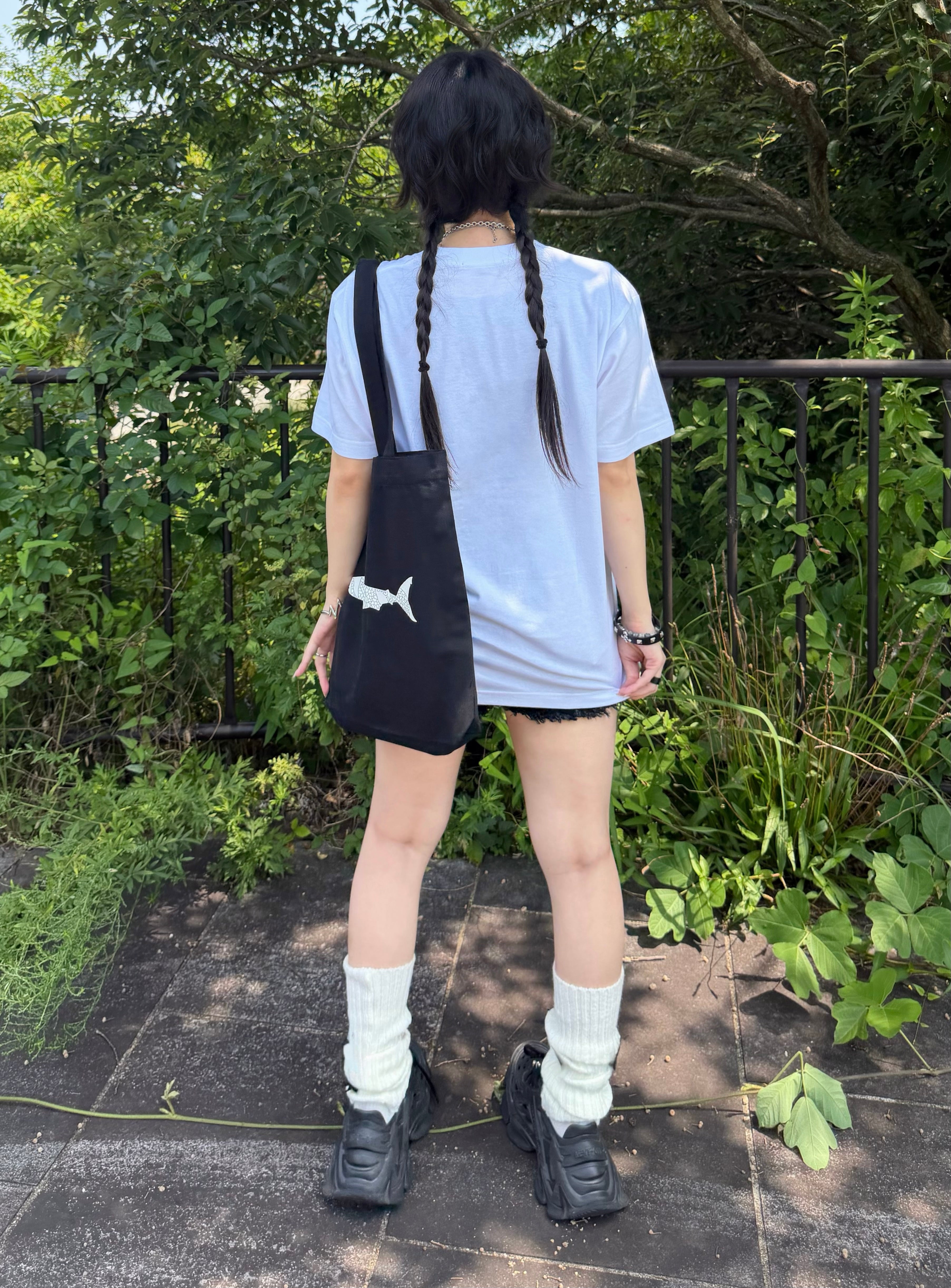 gibous script logo t shirt white