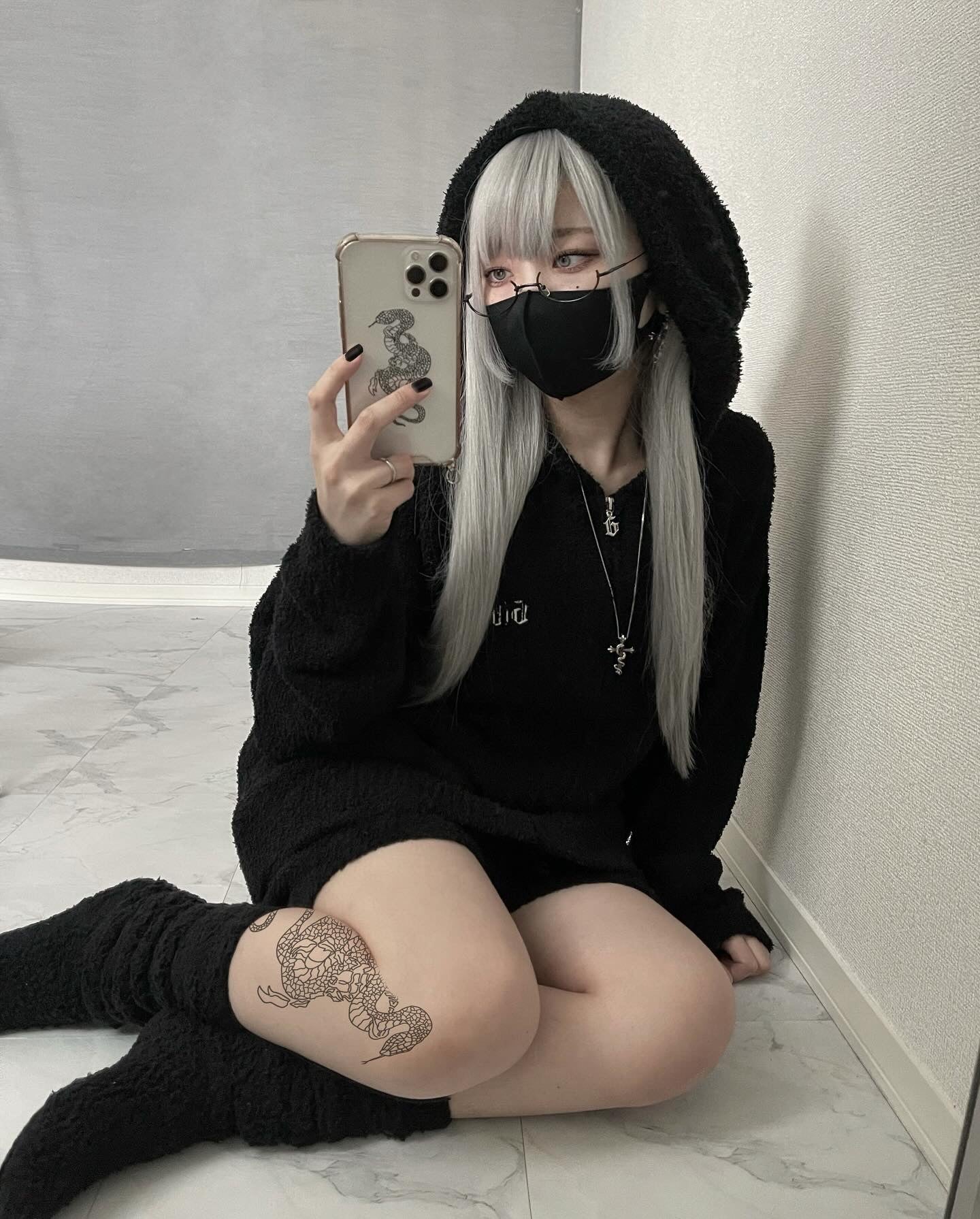 gibous fluffy logo room wear set up