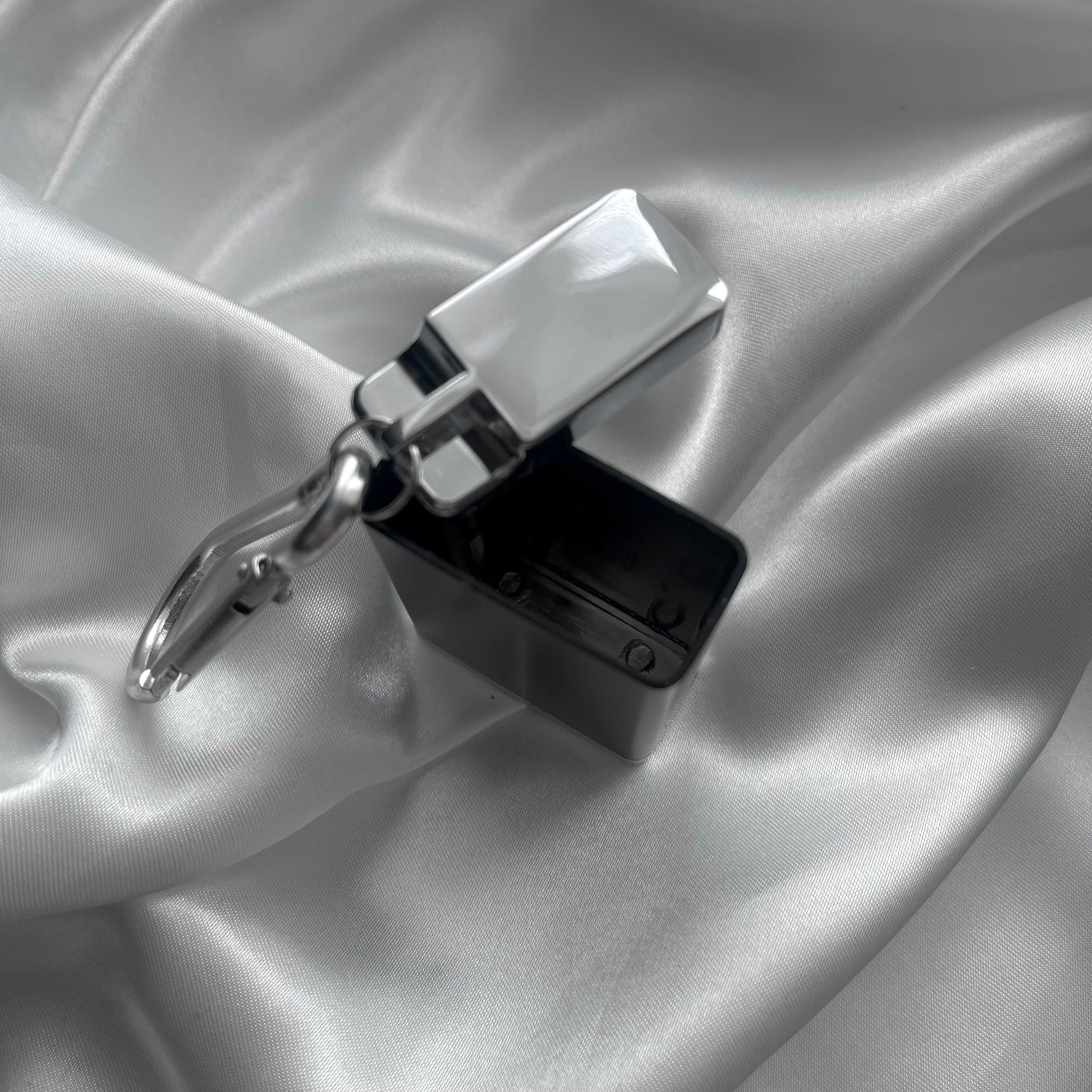 【订做】凸蛇蝎子标志烟灰缸盒