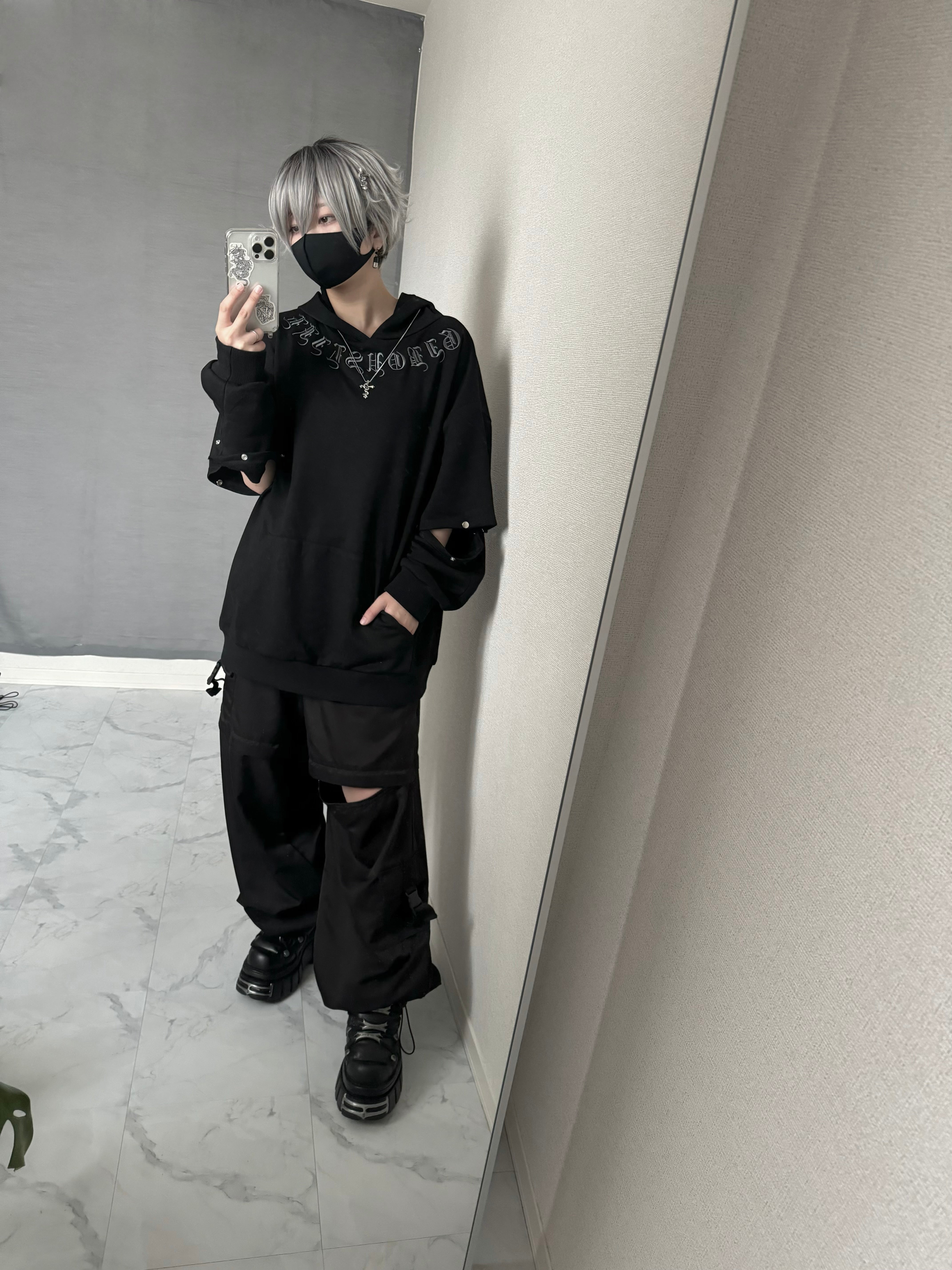 gibous button gothic logo hoodie black