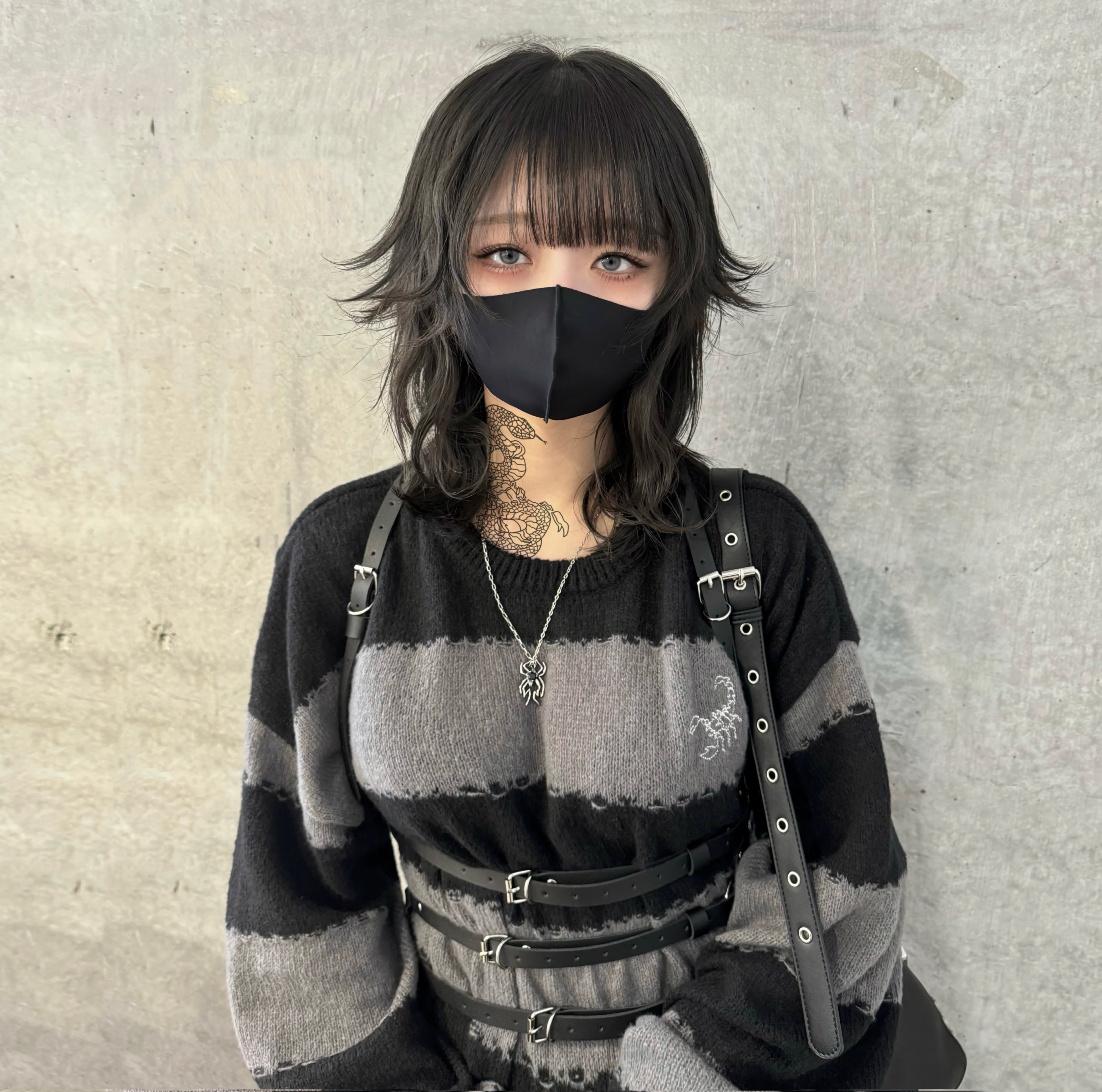 gibous logo harness belt
