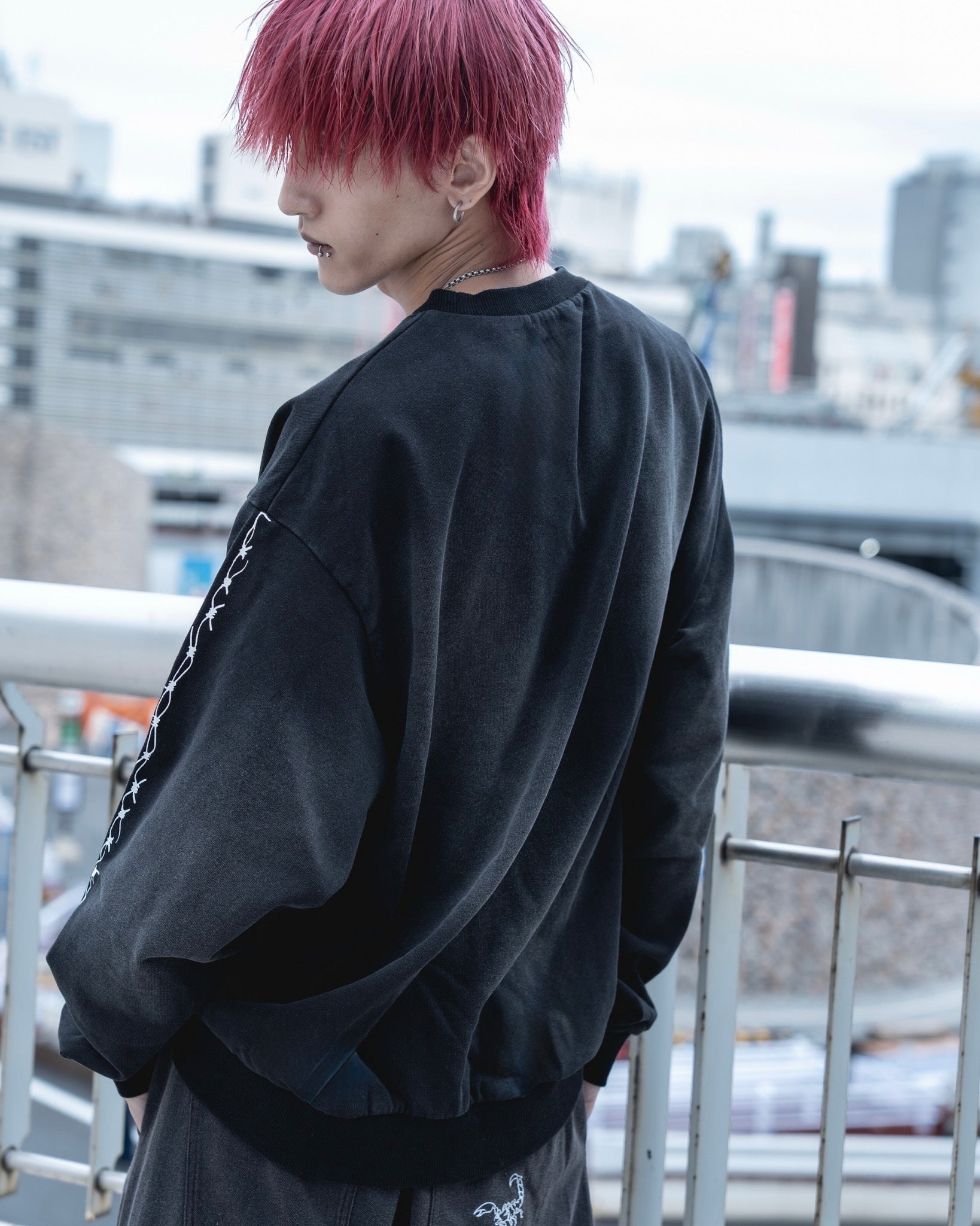 【再販】gibous wash damage snake cross trainer