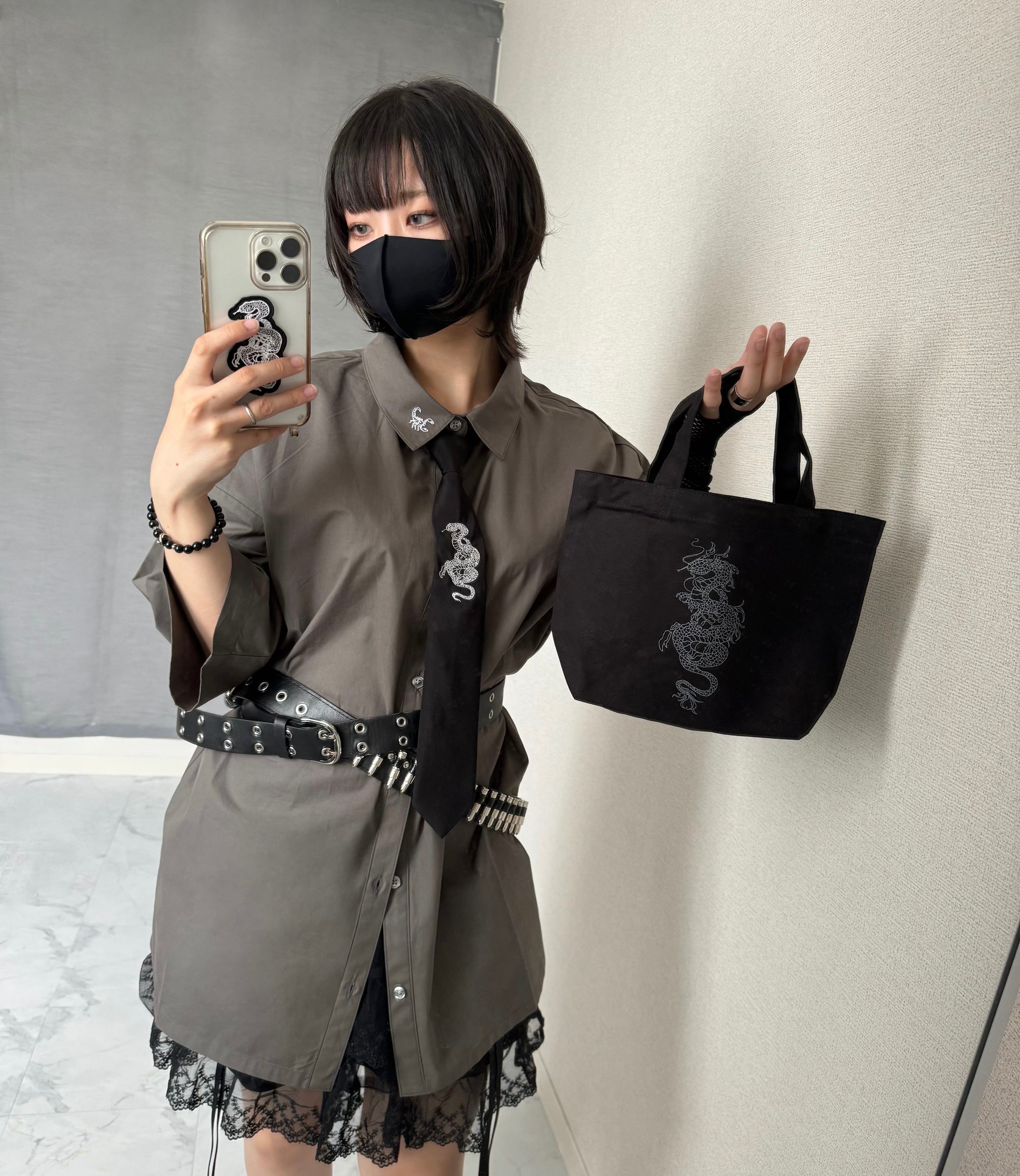 gibous scorpion short sleeve shirt dark gray