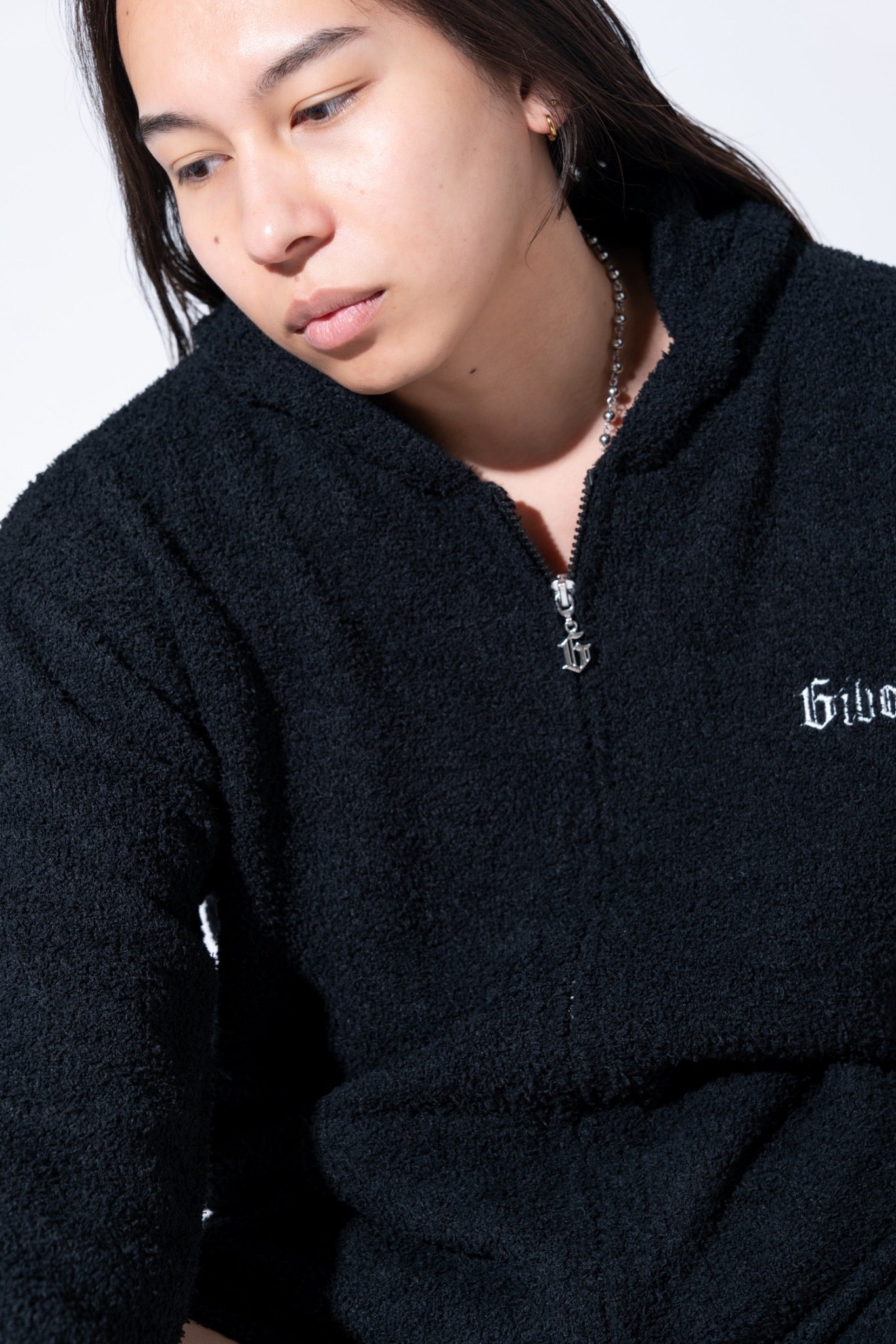 gibous fluffy logo room wear set up