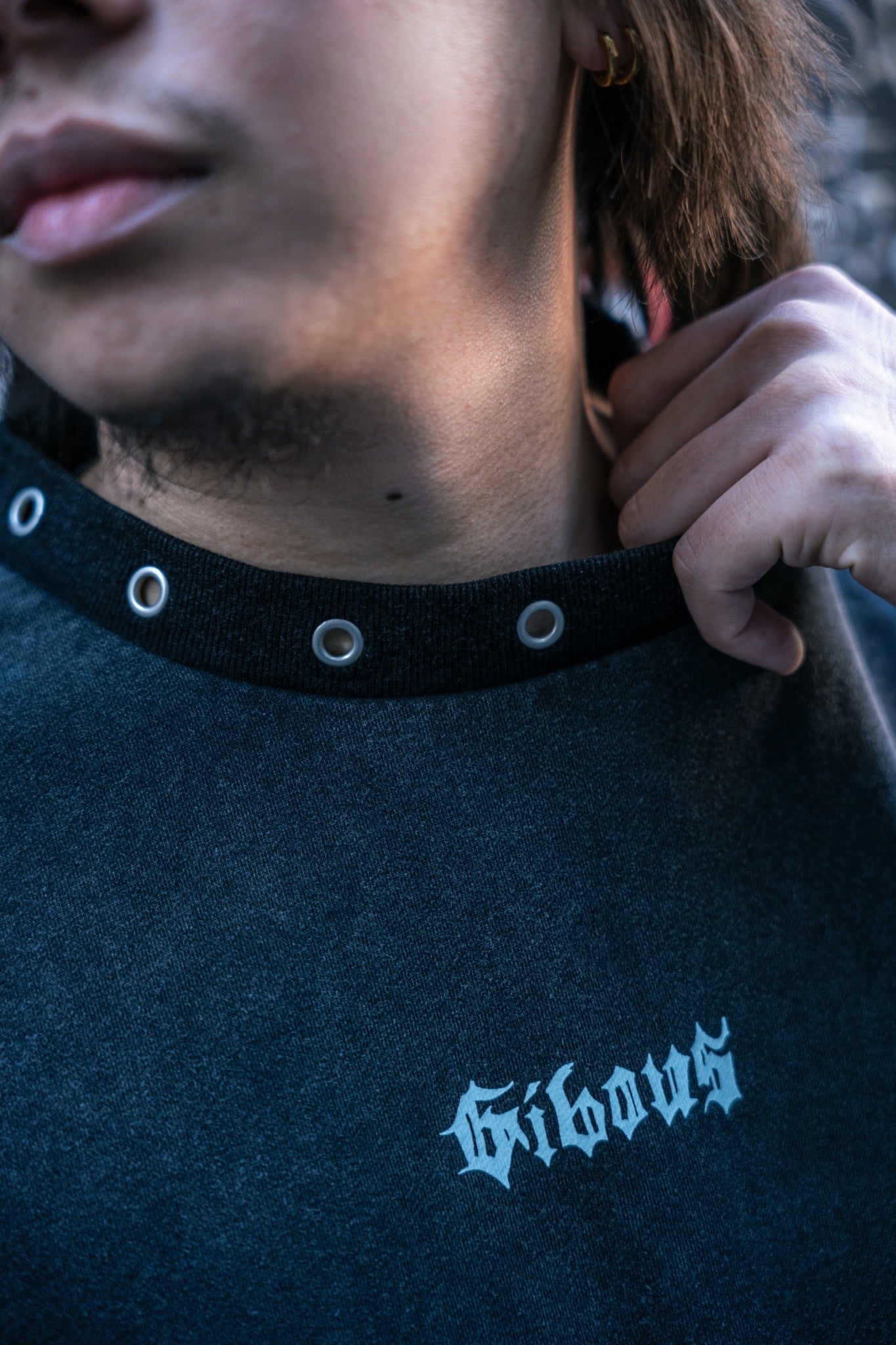 gibous powder eyelet logo trainer