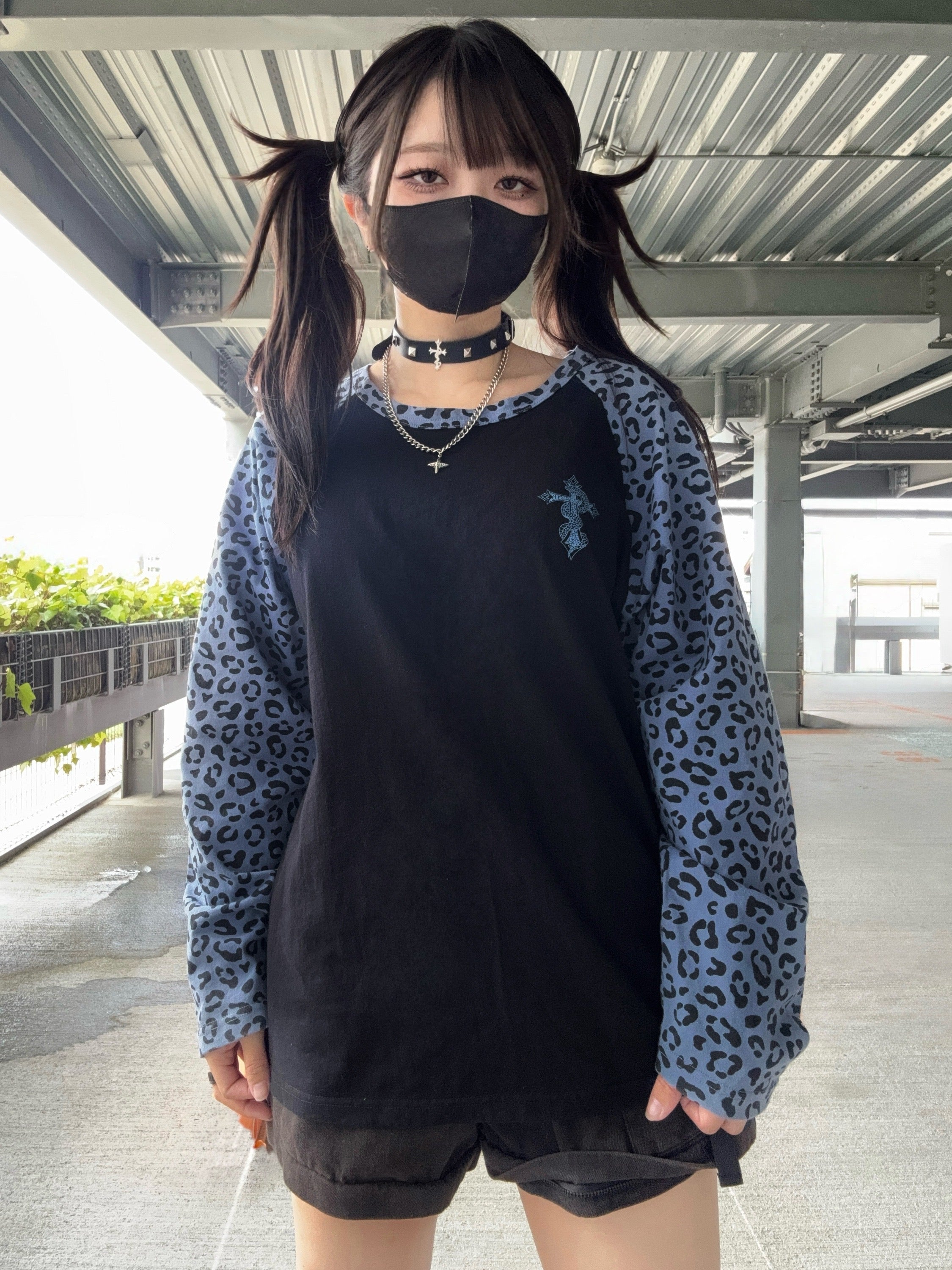 gibous snake cross Leopard blue raglan long tee