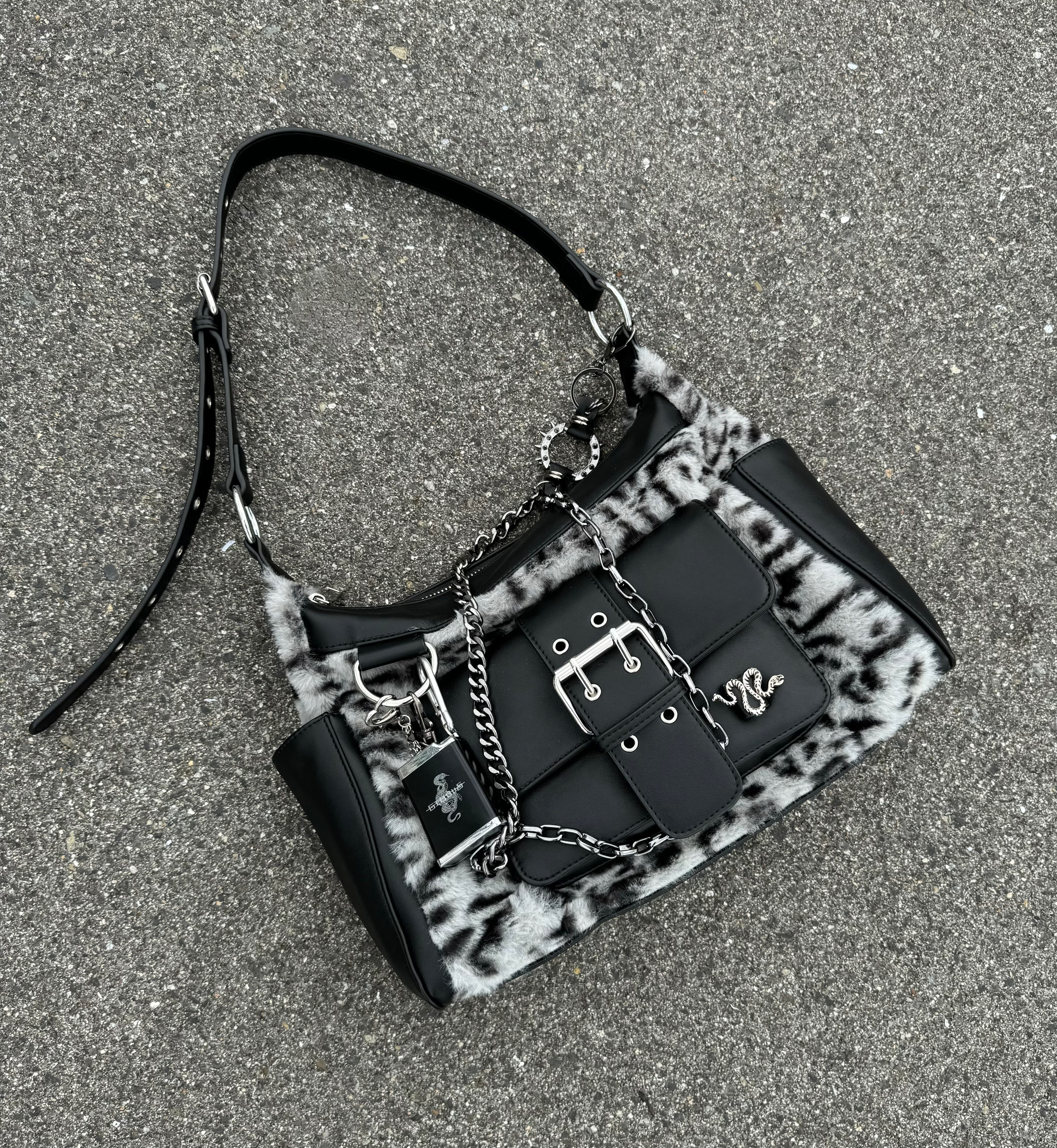 gibous snake bone belt fur leopard shoulder bag