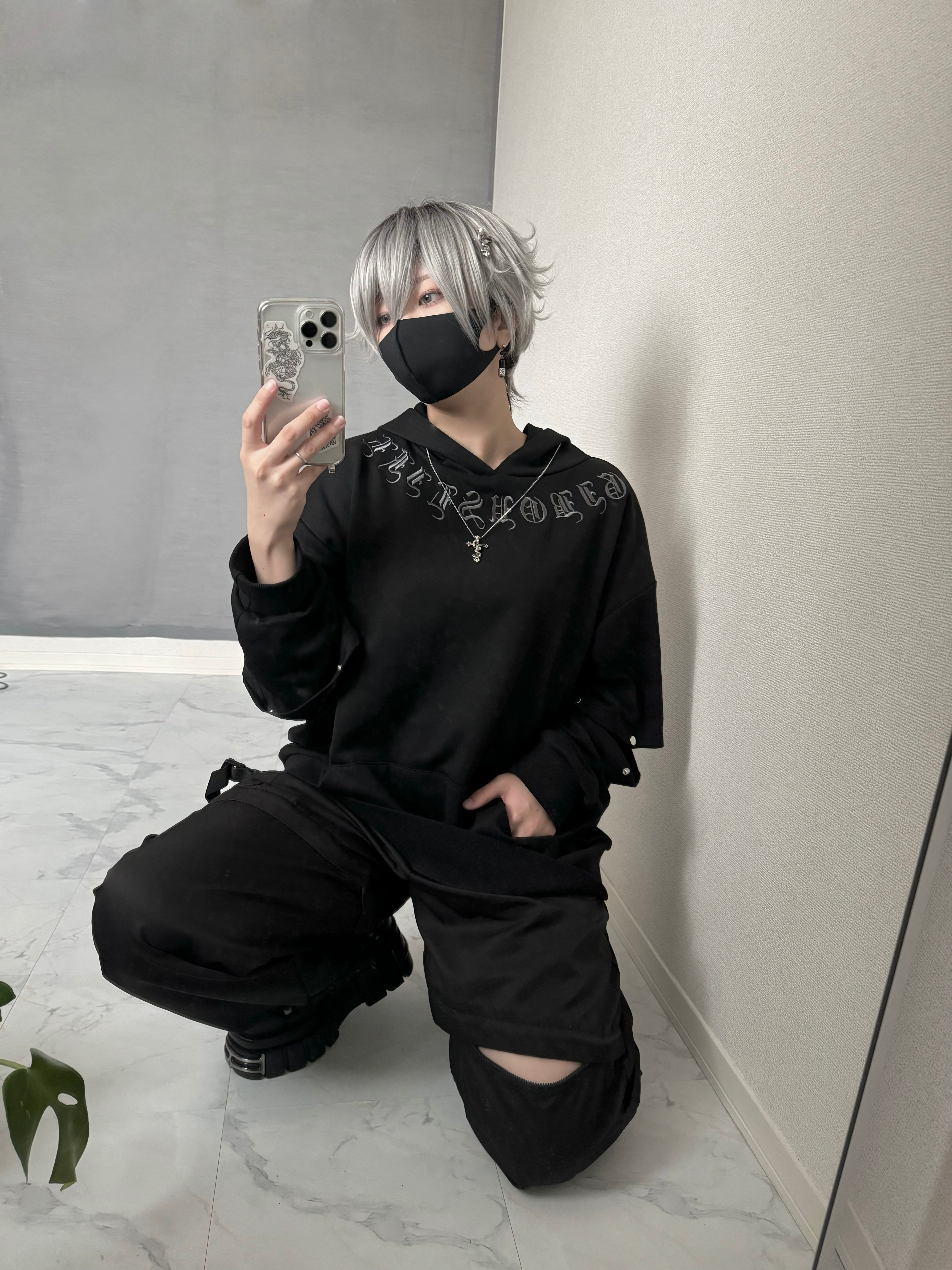 gibous button gothic logo hoodie black