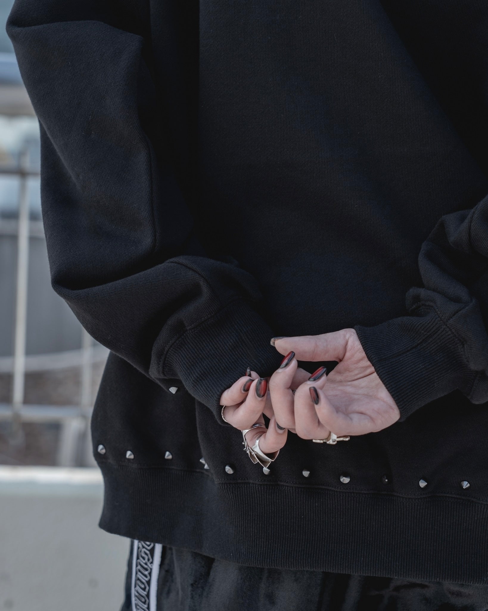 【受注生産】gibous×GALFY snake dog damage studs trainer black