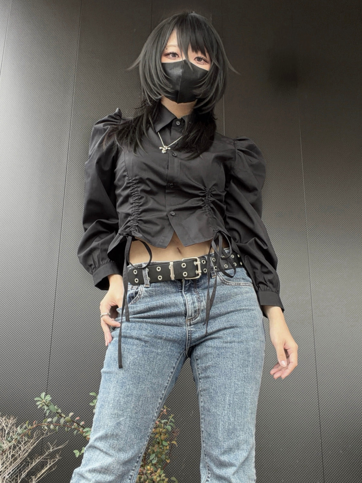 gibous scorpion puff sleeves shirt black