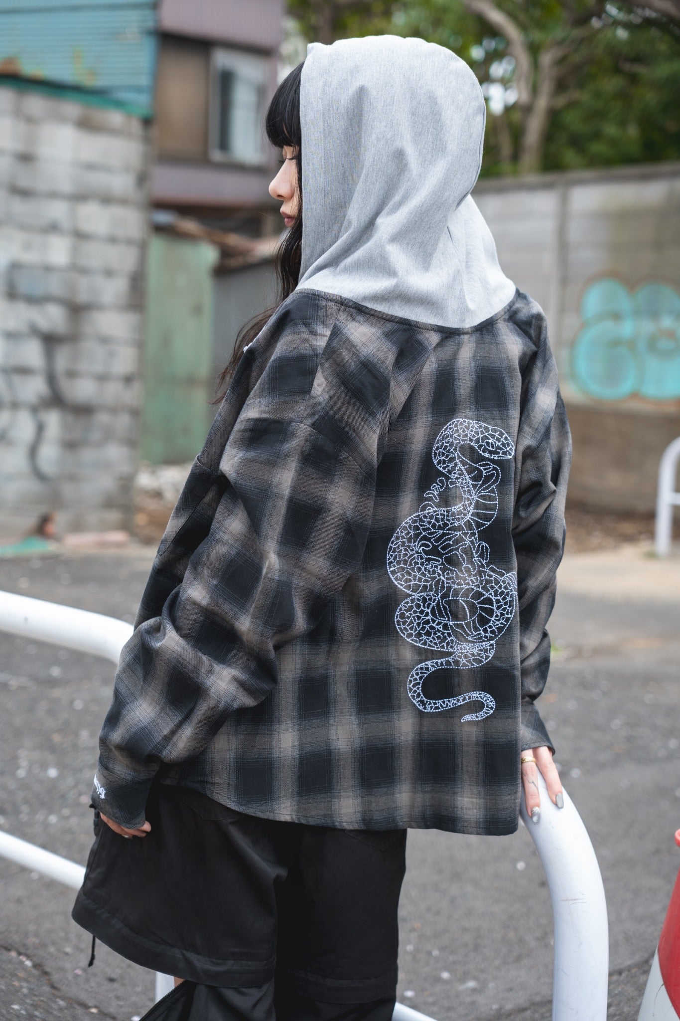 【再販】gibous snake scorpion check shirt hoodie