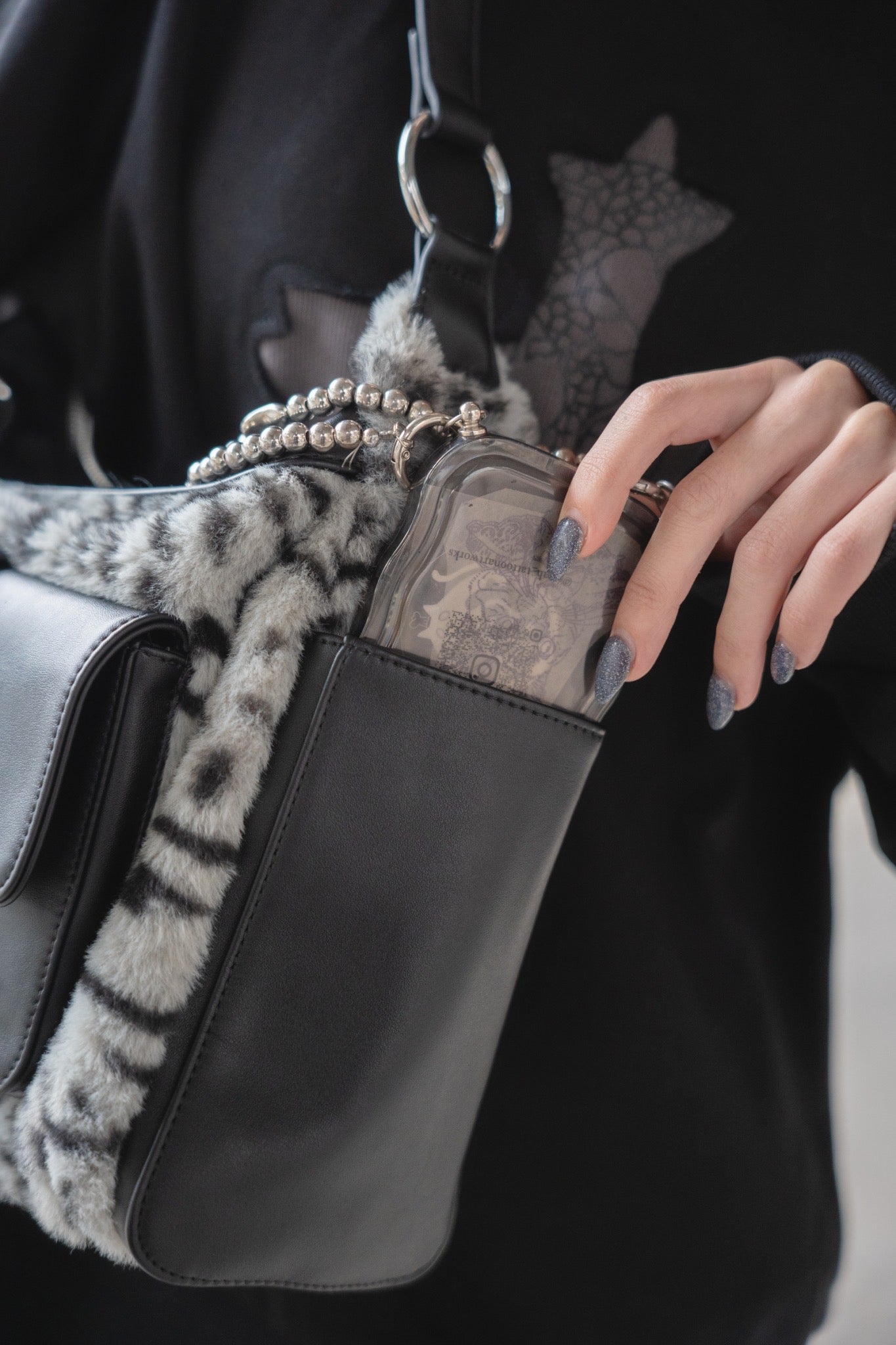 gibous snake bone belt fur leopard shoulder bag