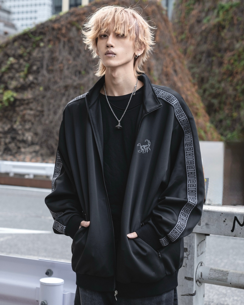 gibous logo jersey scorpion black grey tops