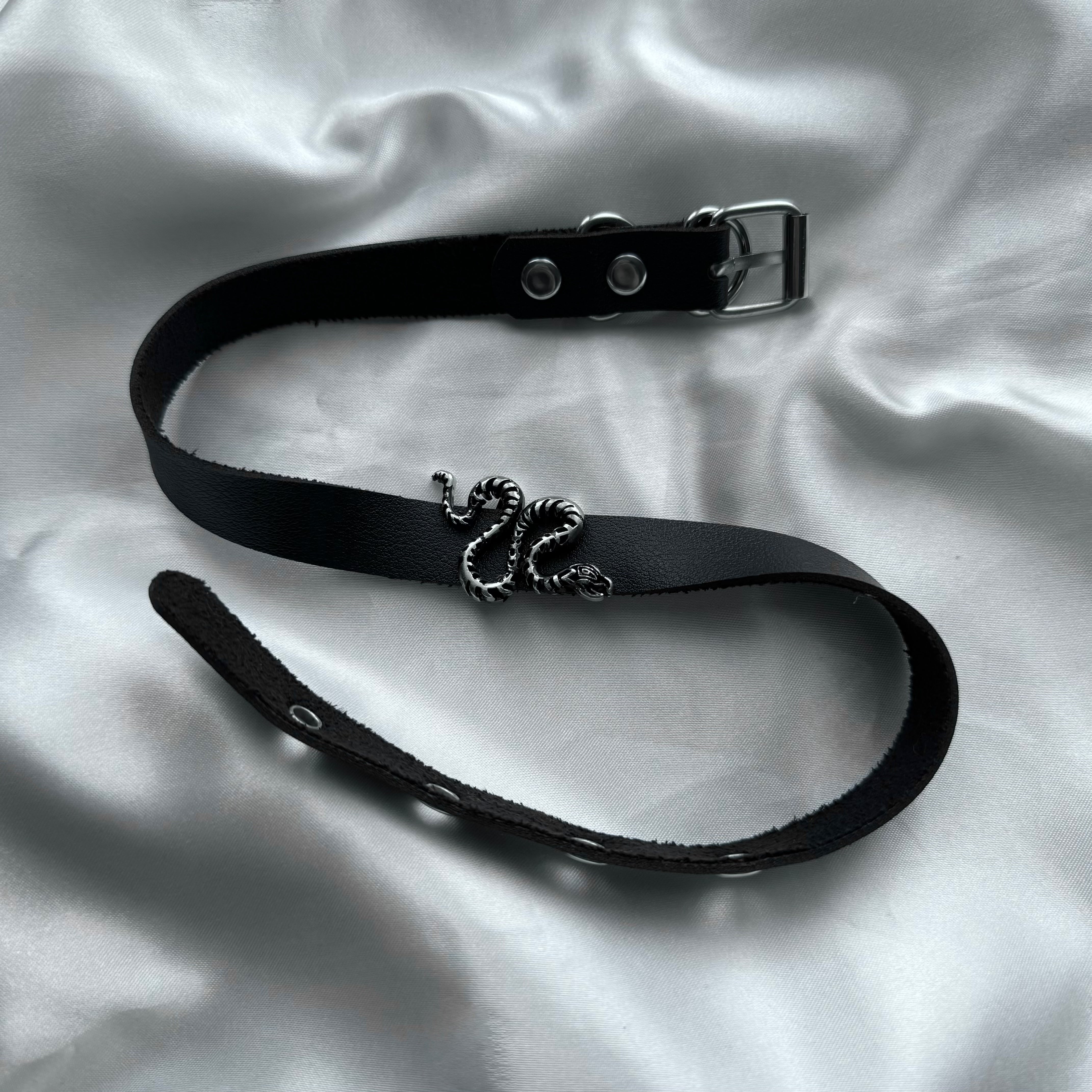 gibous snake bone choker