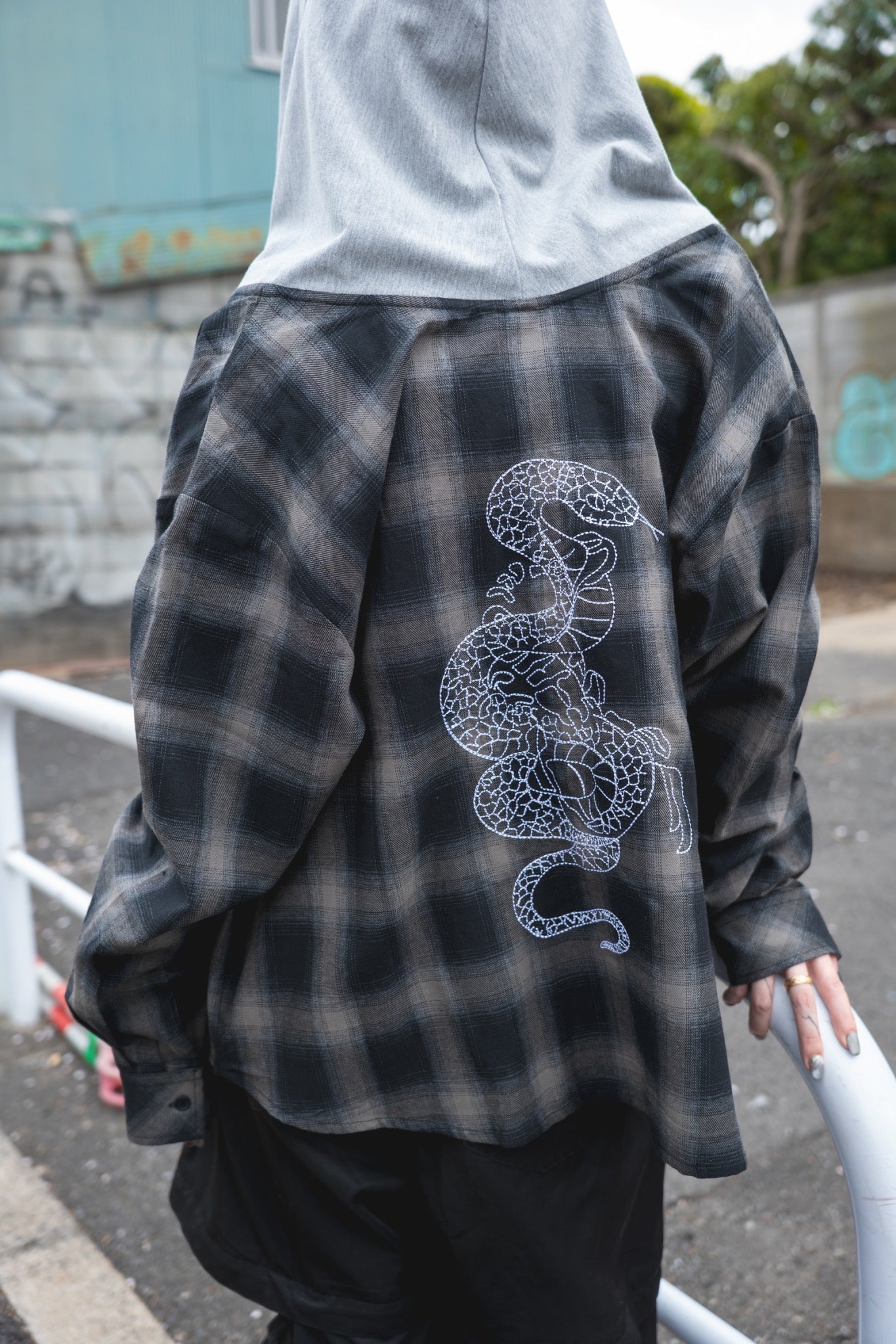 【再販】gibous snake scorpion check shirt hoodie