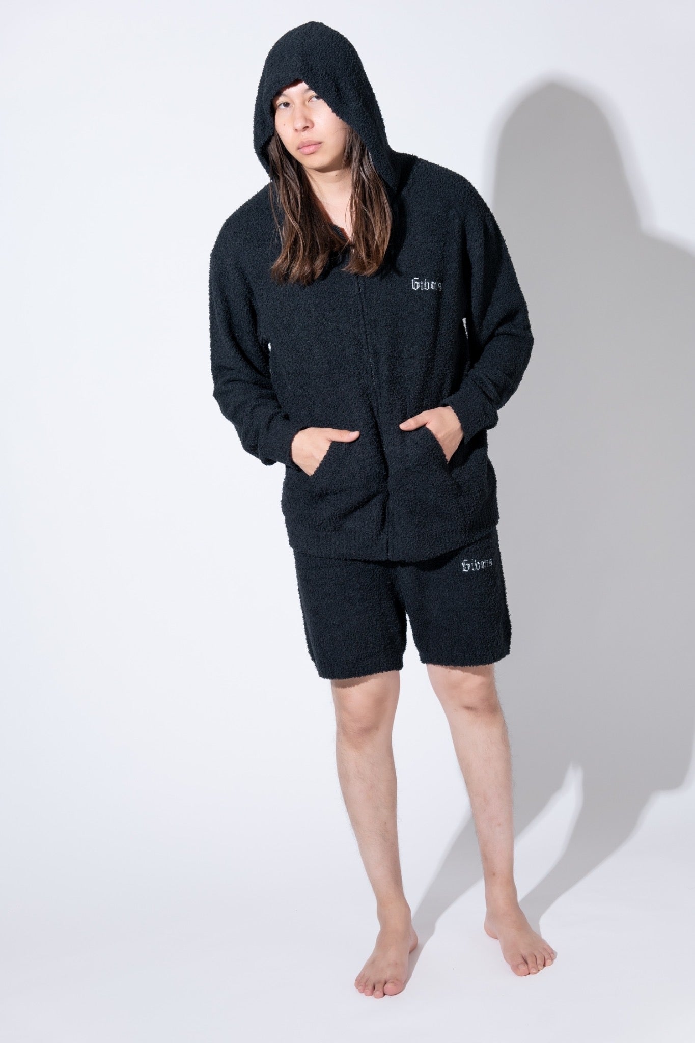 gibous fluffy logo room wear set up