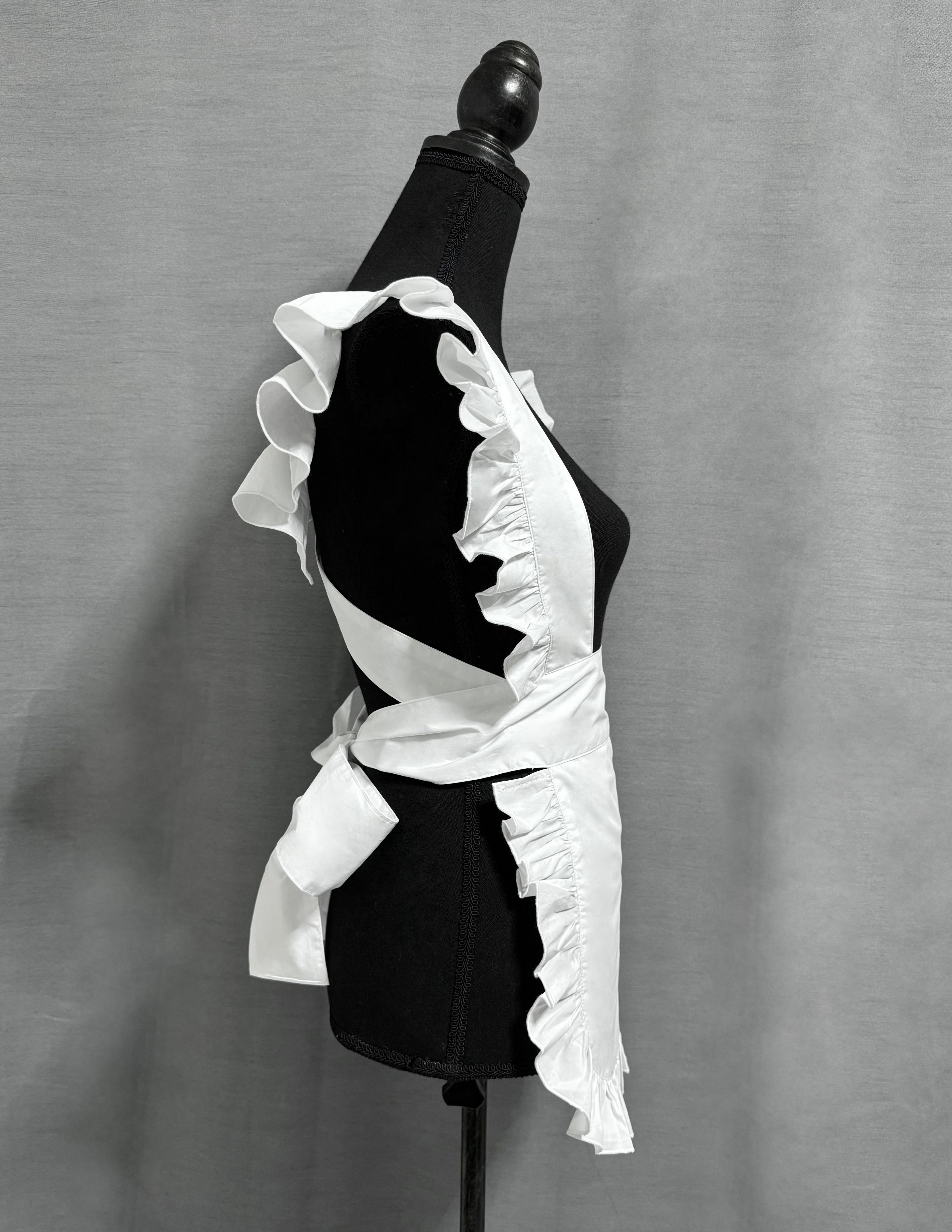 gibous snake cross apron white