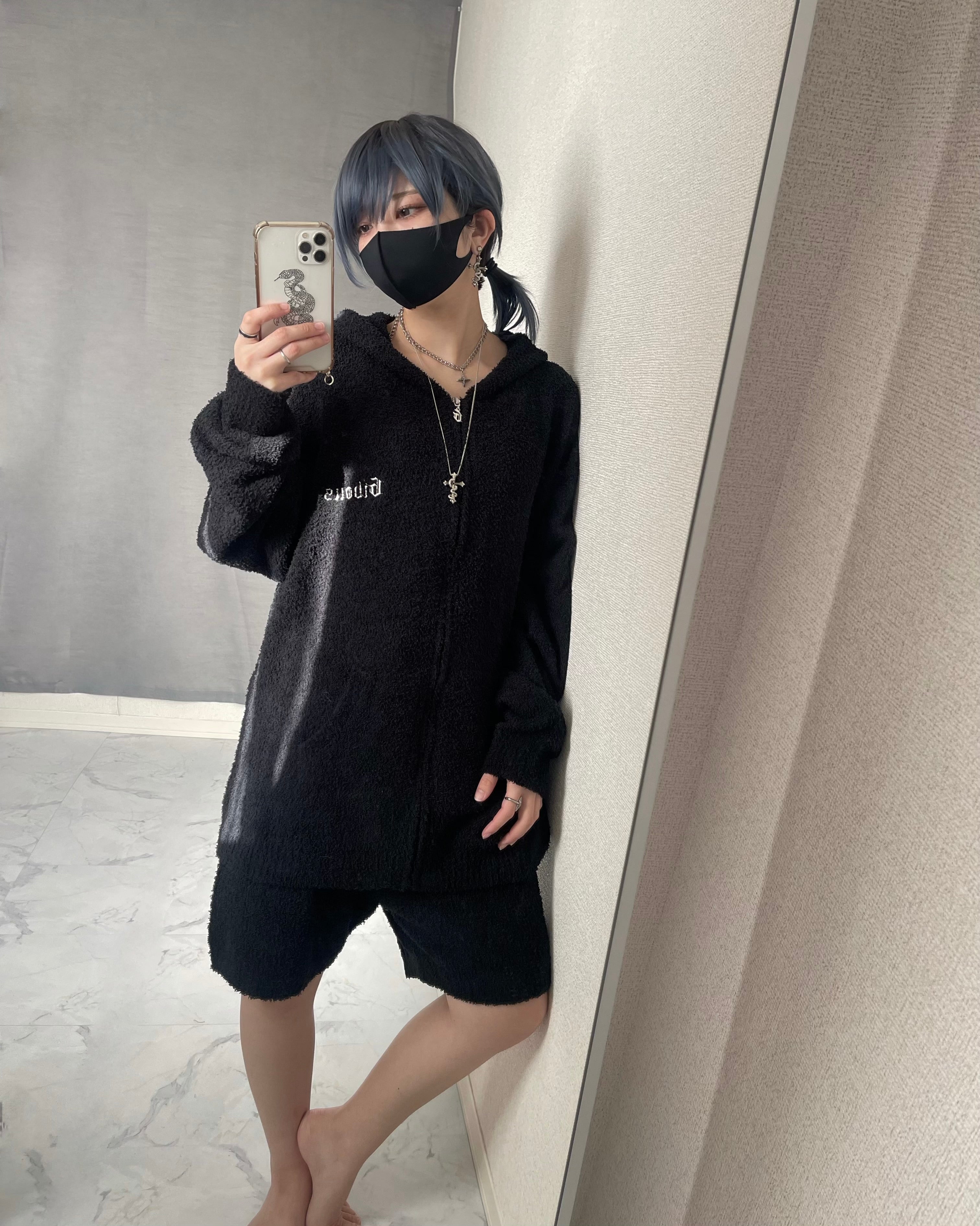 gibous fluffy logo room wear set up