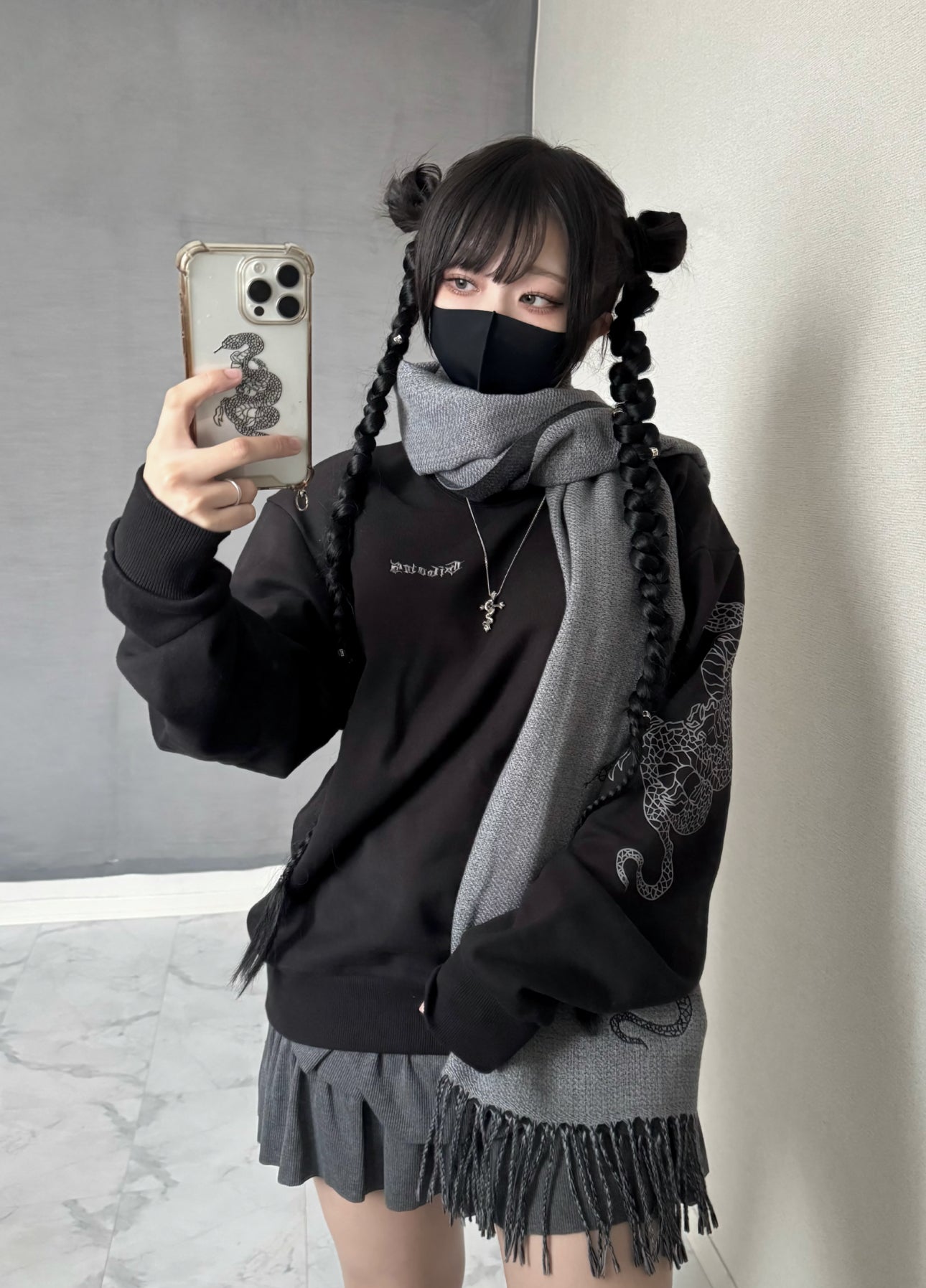 gibous snake scorpion bicolor scarf gray×black