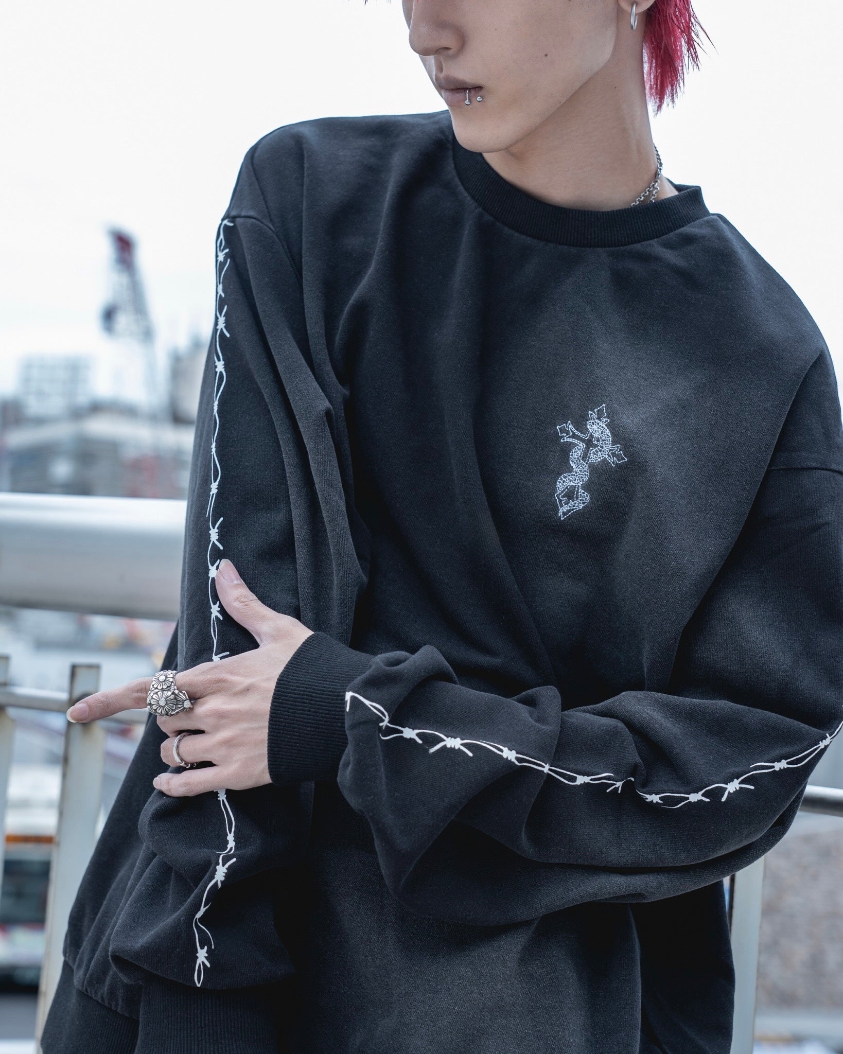 【再販】gibous wash damage snake cross trainer