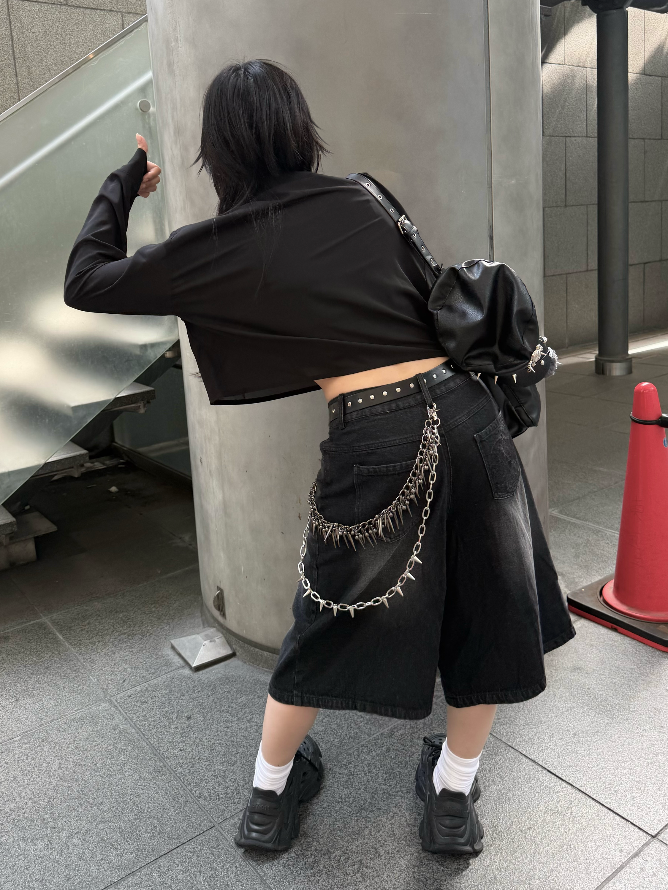 gibous snake scorpion half denim pants