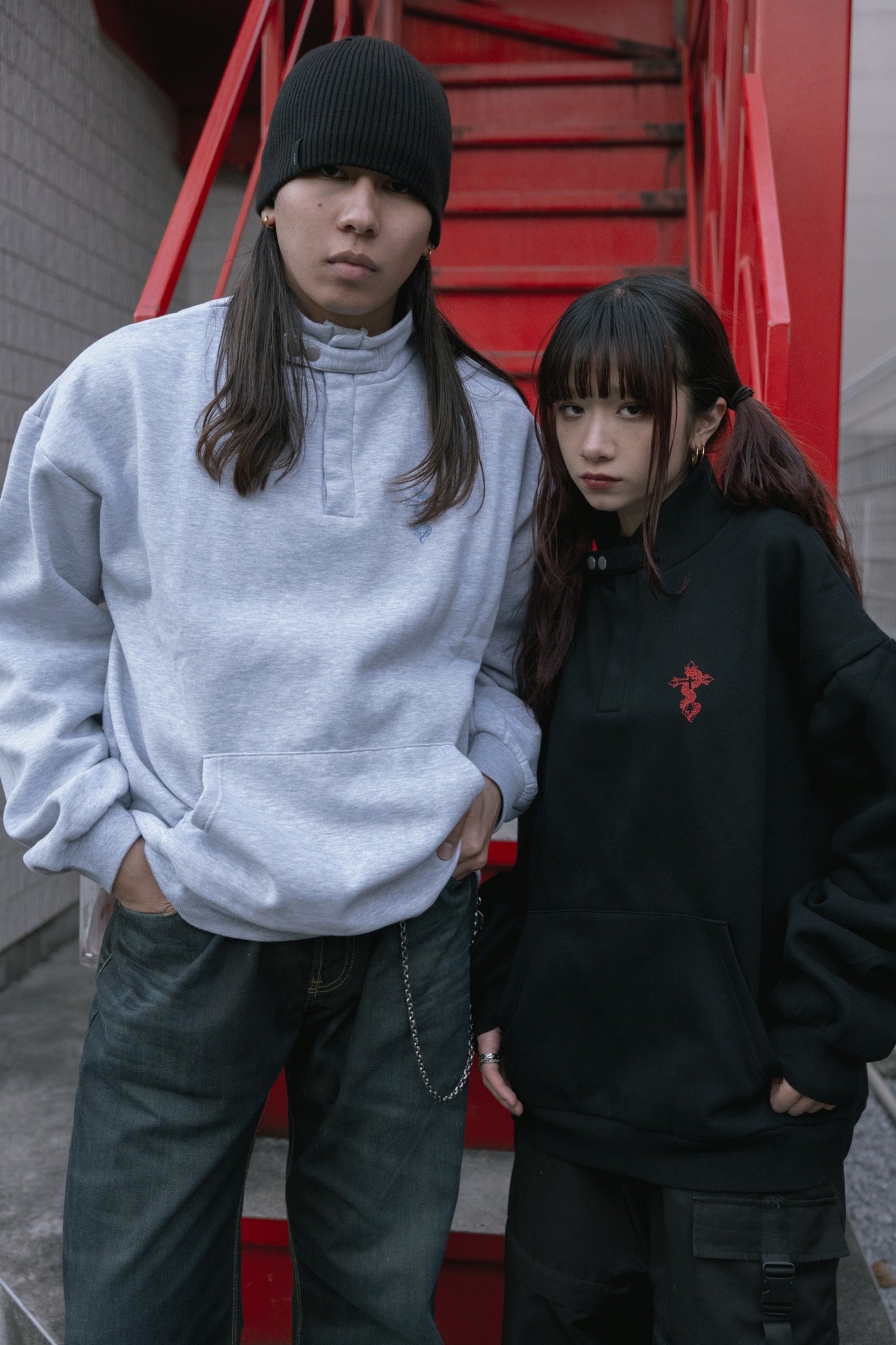gibous button neck brushed lining sweatshirt gray