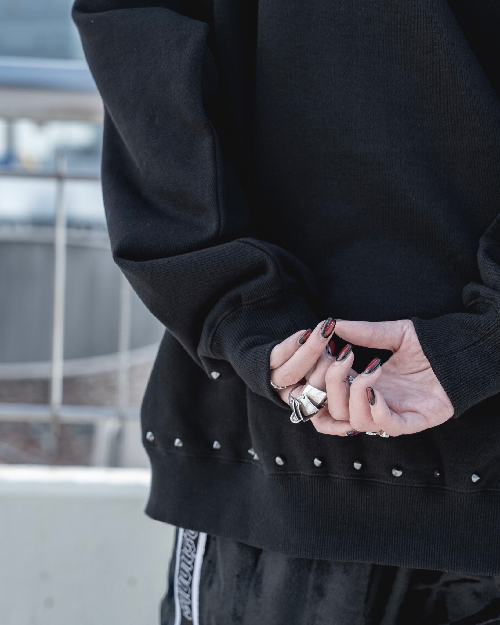 【受注生産】gibous×GALFY snake dog damage studs trainer black