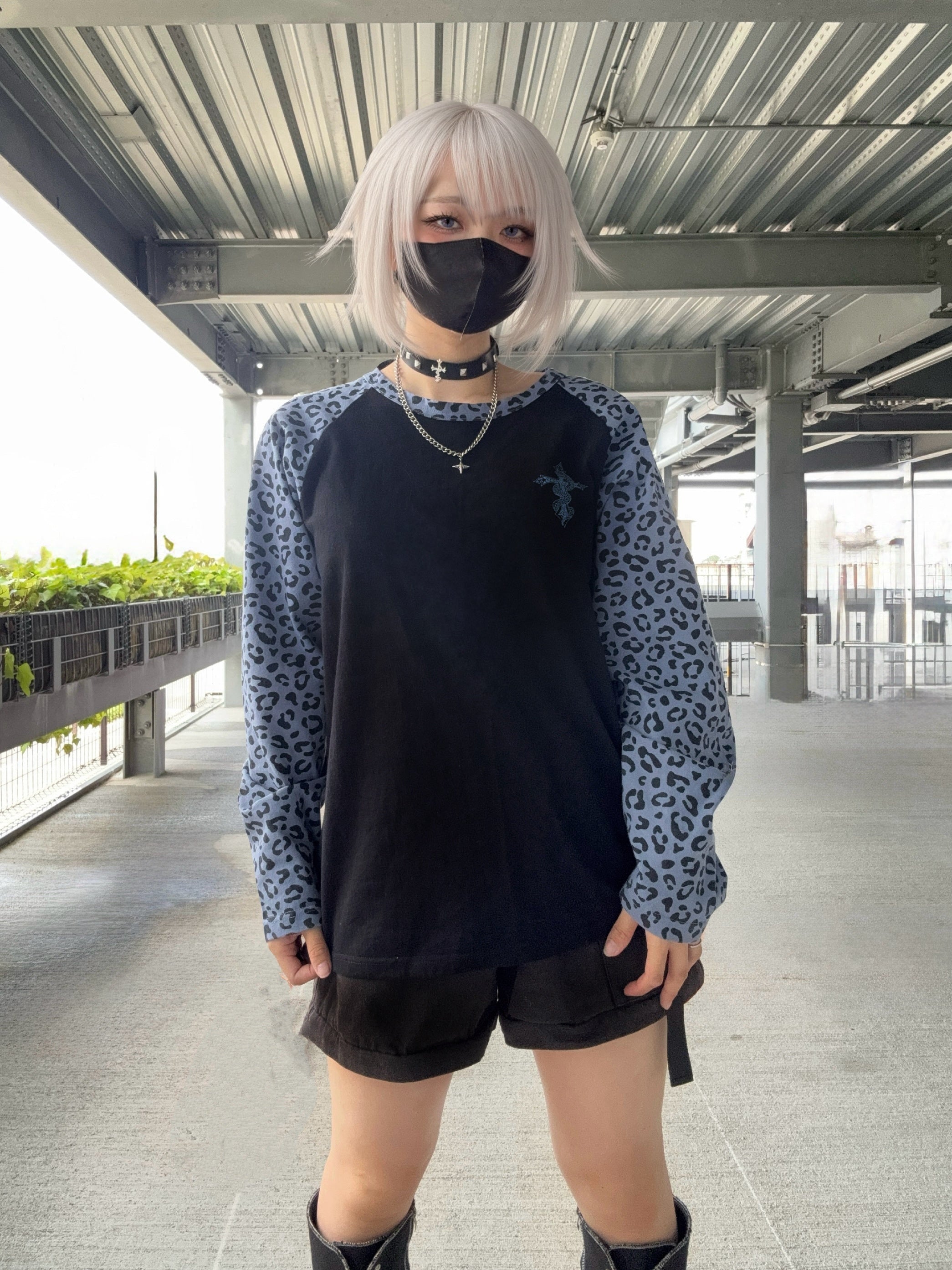 gibous snake cross Leopard blue raglan long tee