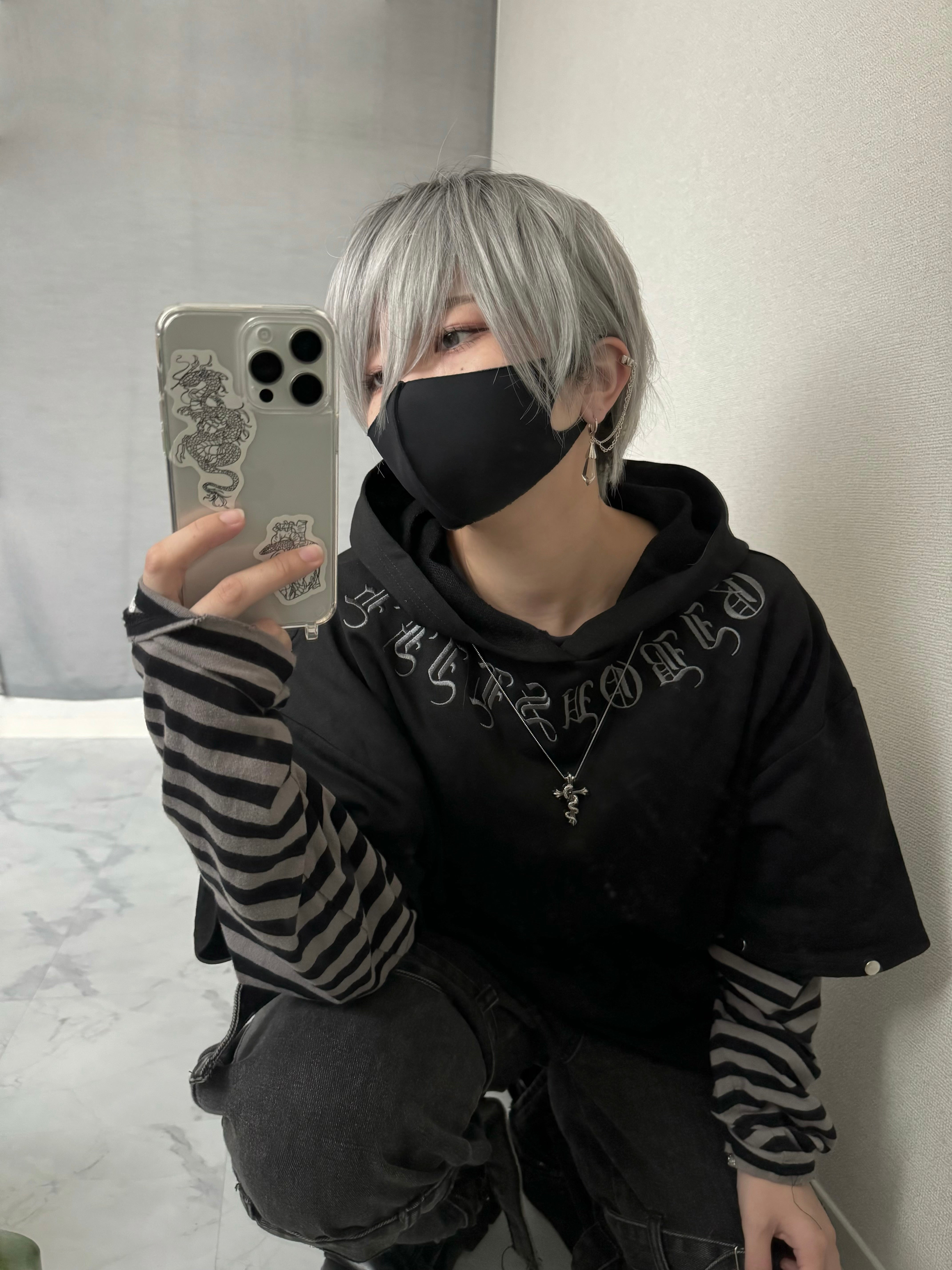 gibous button gothic logo hoodie black