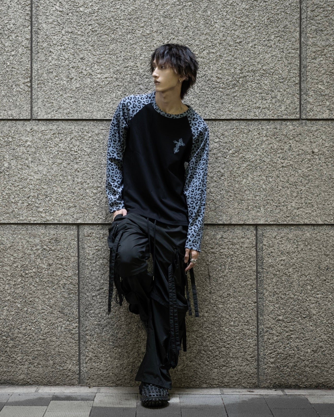 gibous snake cross Leopard blue raglan long tee