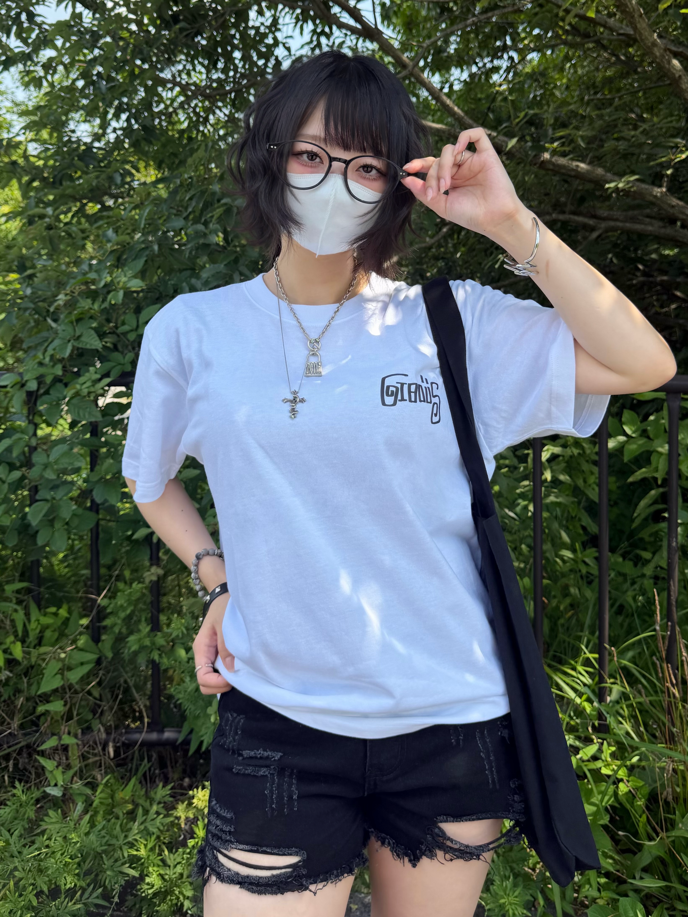gibous script logo t shirt white