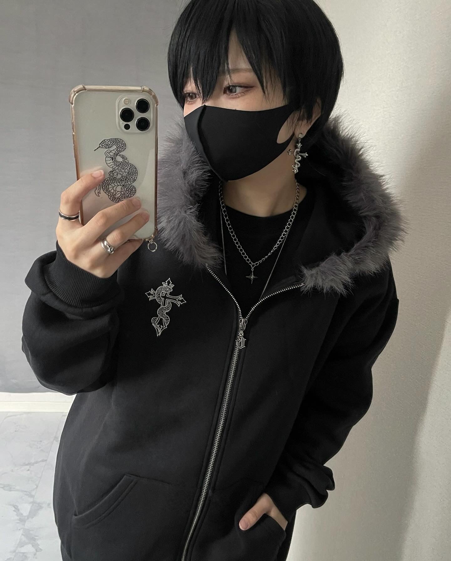 gibous snakecross hood fur parker