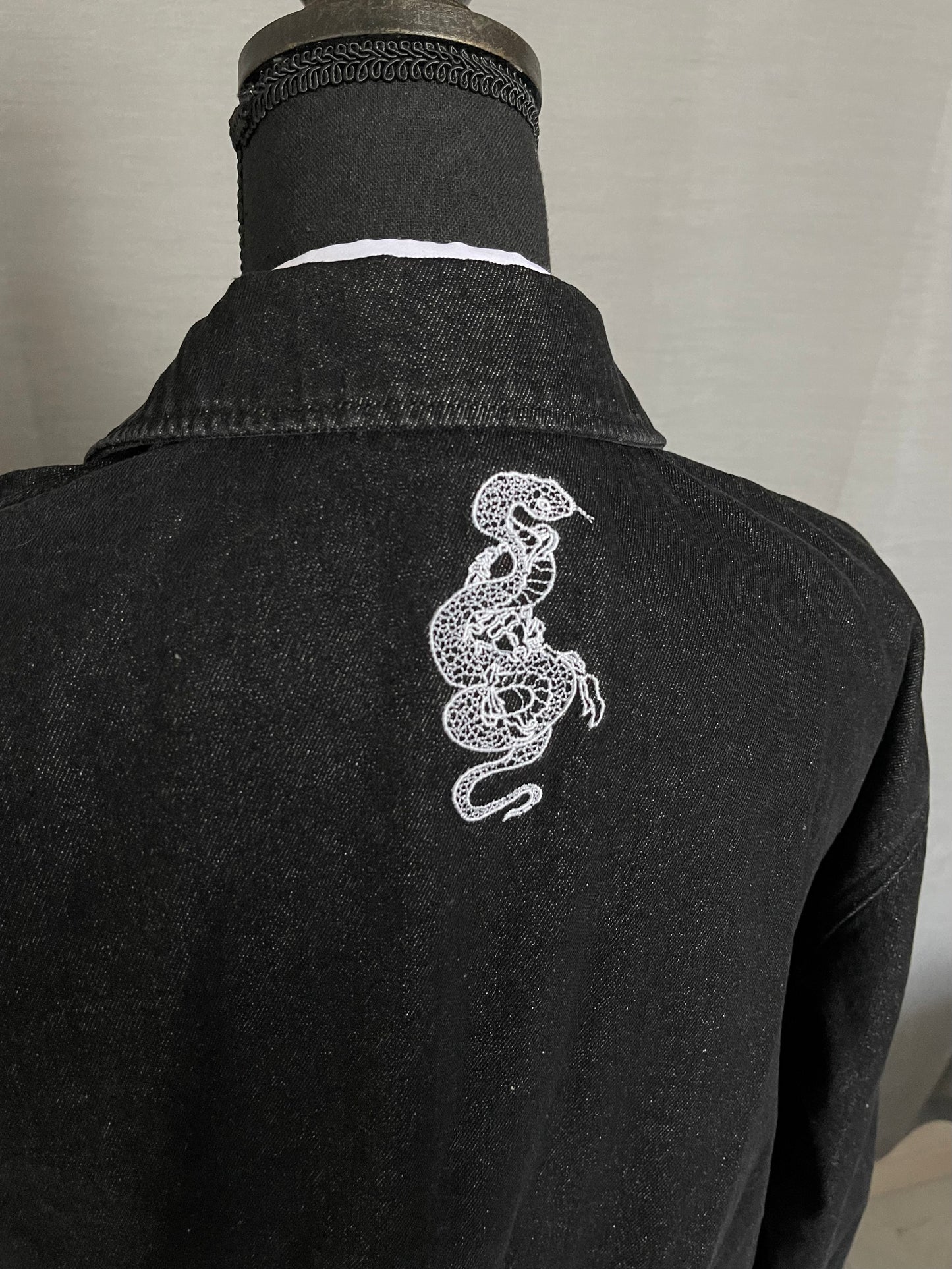 gibous snake scorpion denim belt jacket