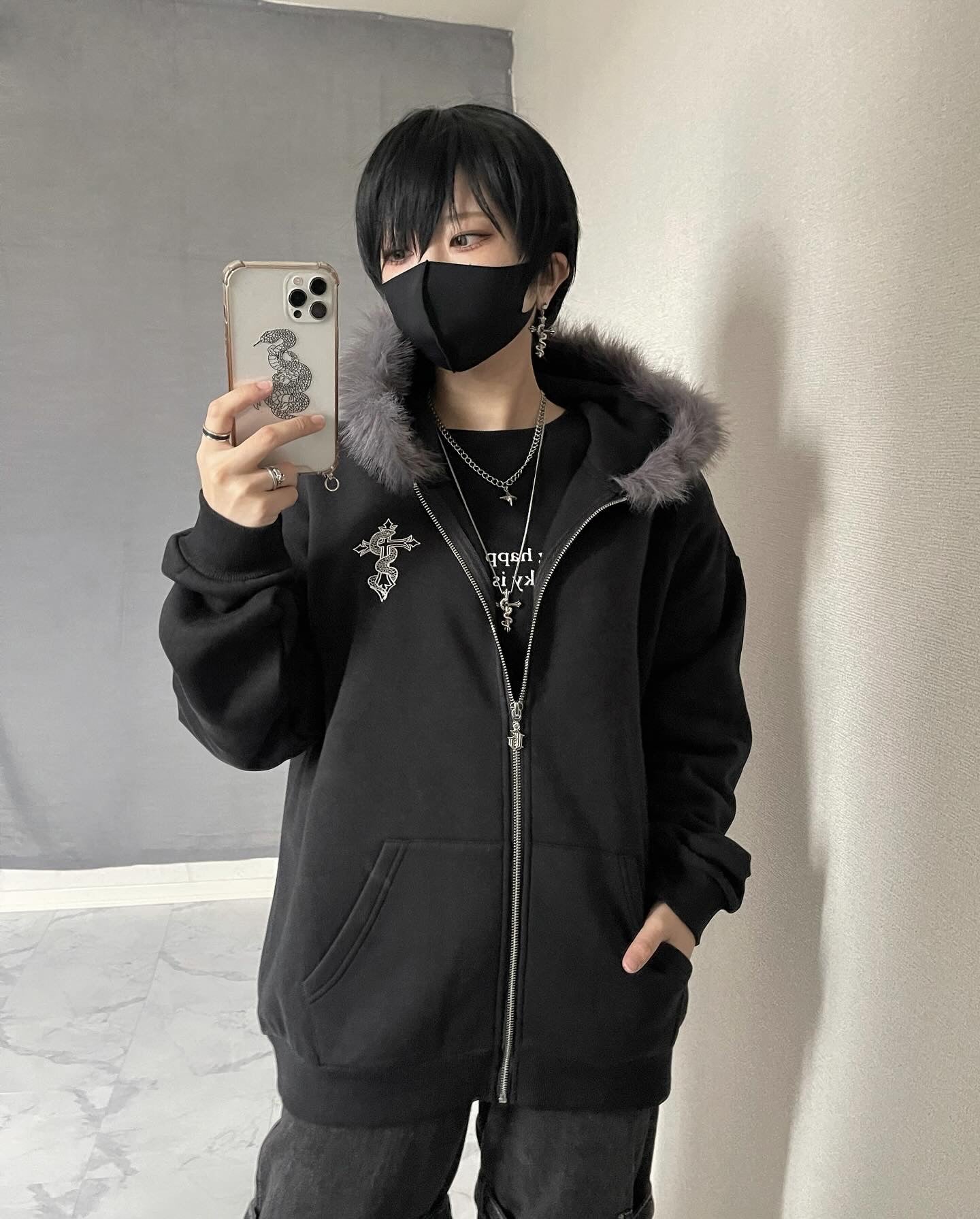 gibous snakecross hood fur parker