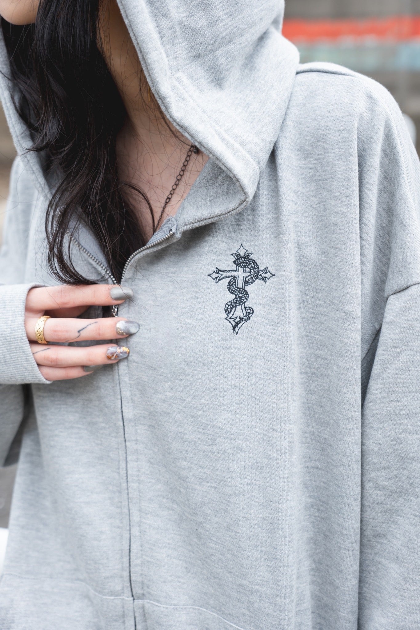 gibous logo snake cross parker gray