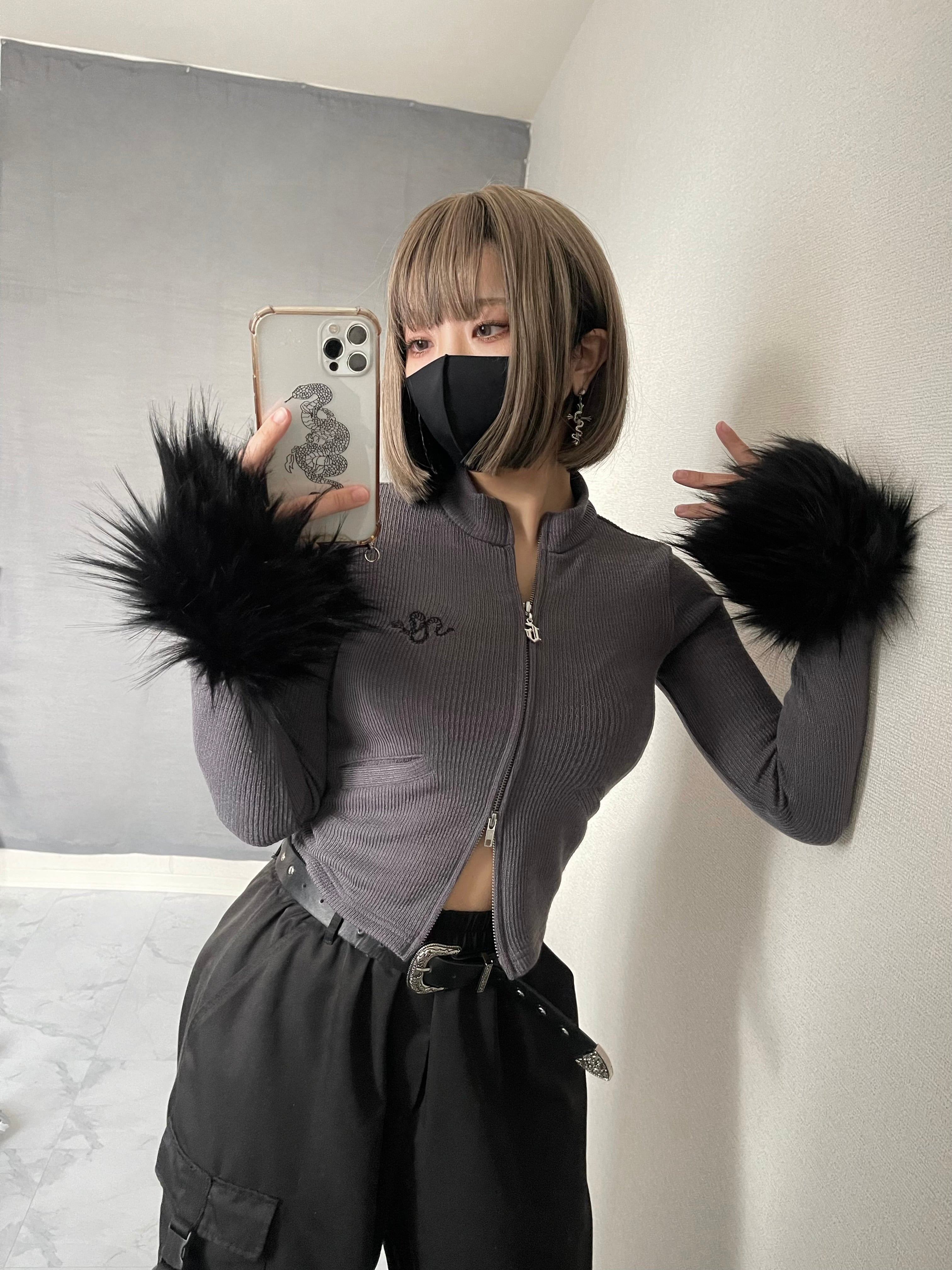 gibous skull bone zip up knit gray