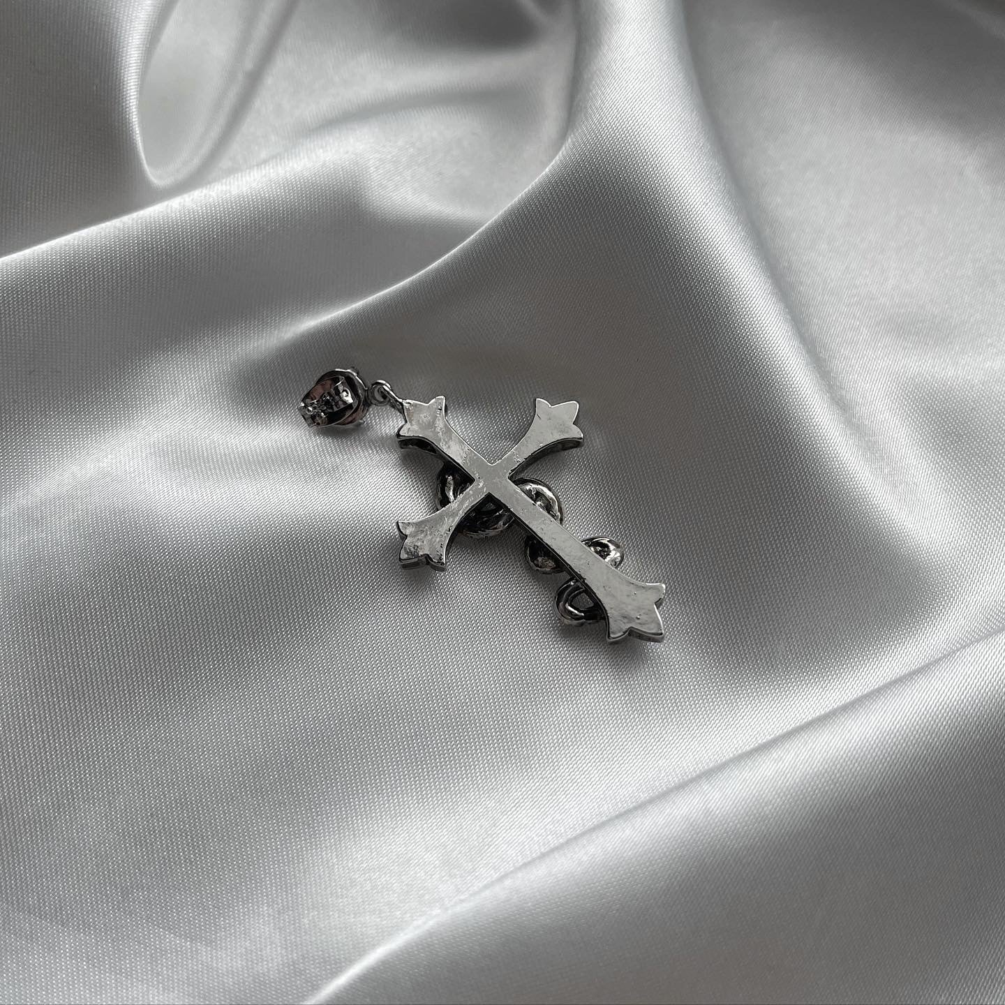 gibous snake cross pierce