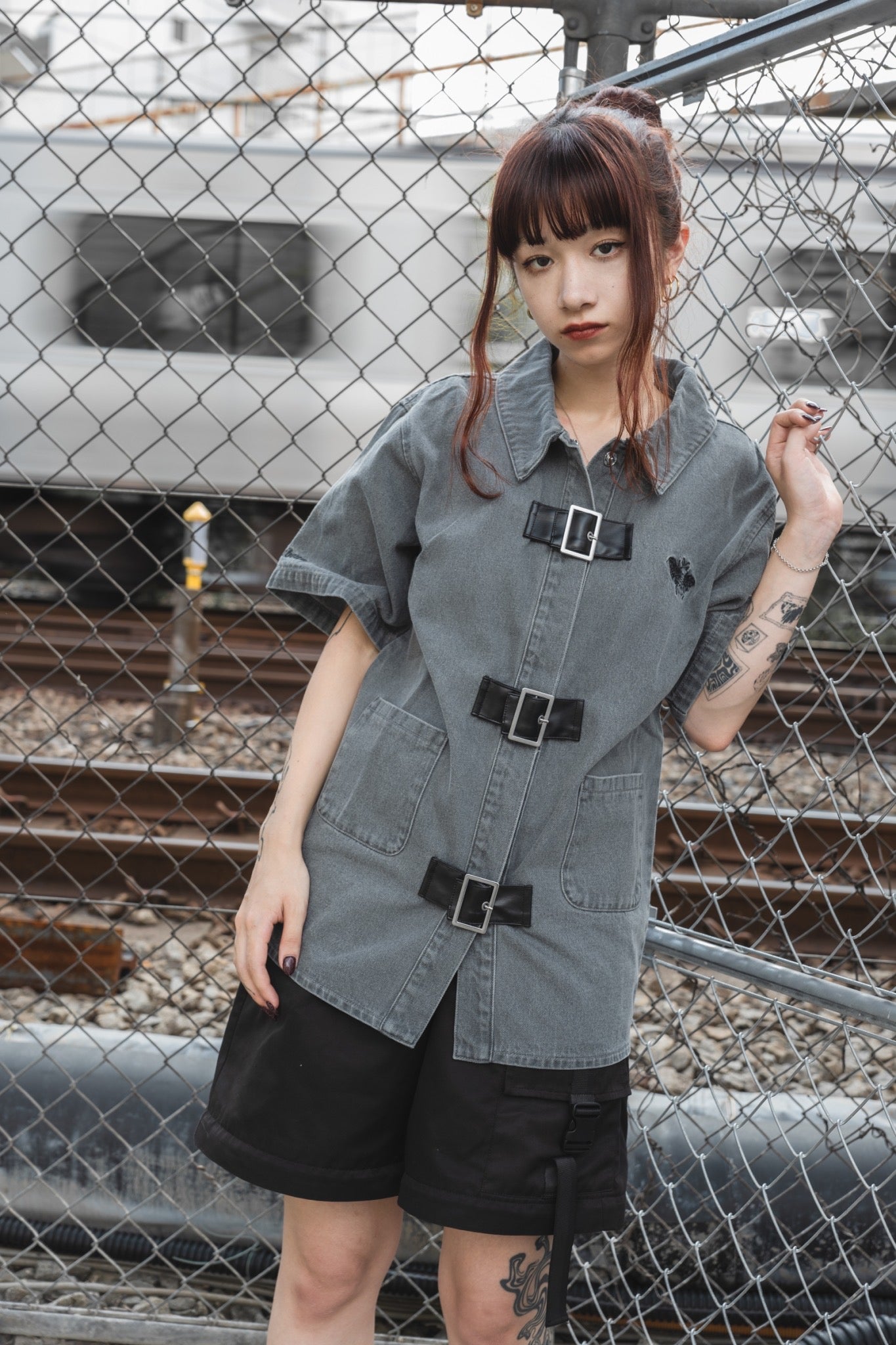 gibous denim belt bee butterfly shirt