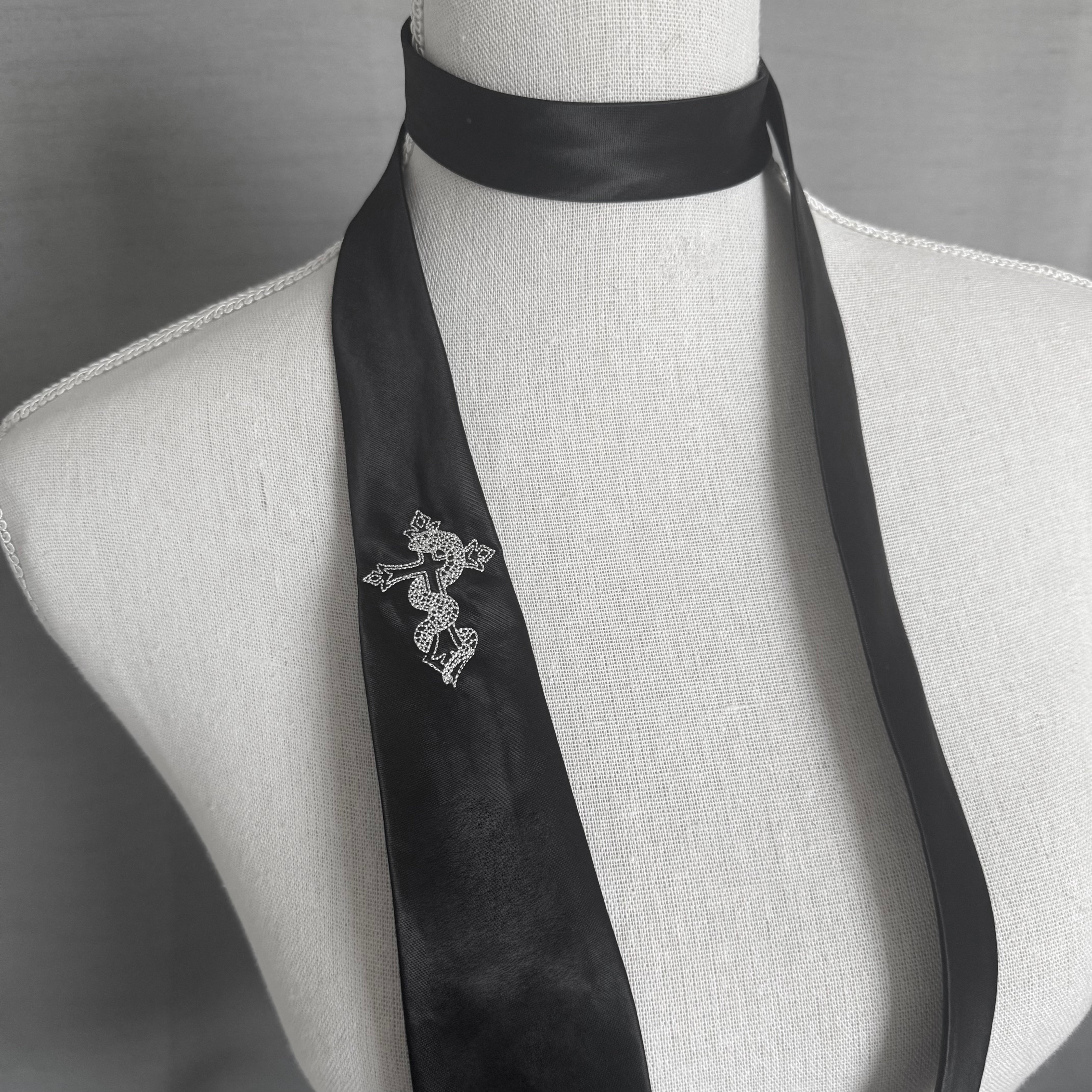 gibous snake cross necktie